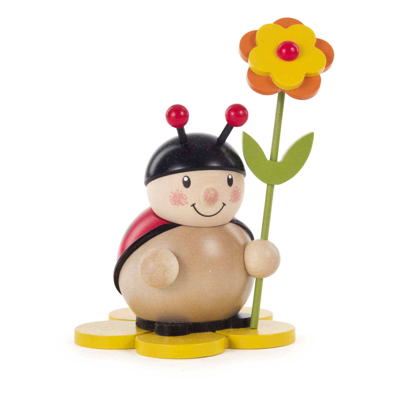 Holzfigur eines lächelnden Marienkäfers mit roten Flügeln, der eine gelbe Blume mit oranger Mitte hält. im Dregeno Online Shop günstig kaufen