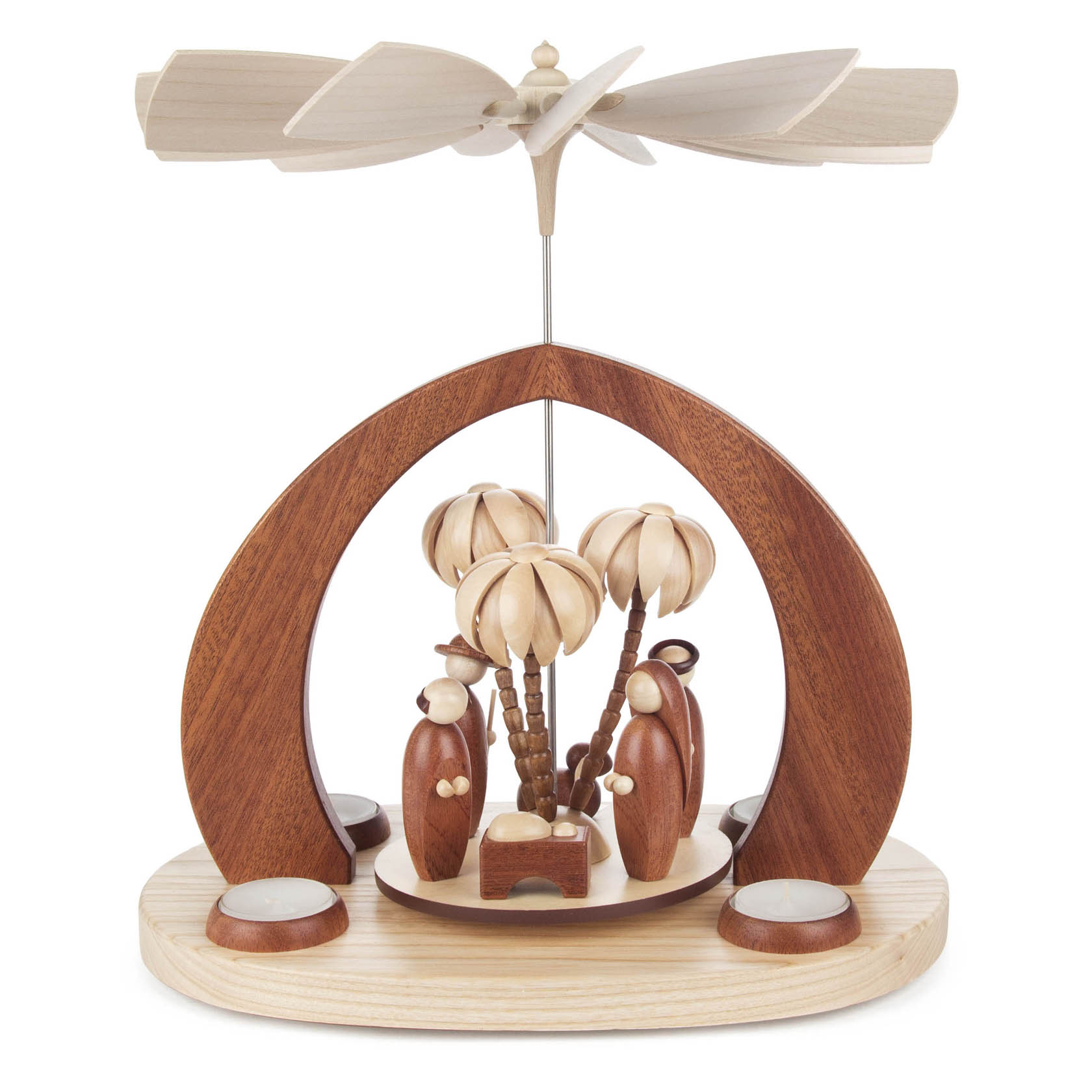Natürliche Holzpyramide mit der Szene der Geburt Christi, umgeben von drei Teelicht-Haltern, einem propellerartigen Rotor und minimalistischem Design. im Dregeno Online Shop günstig kaufen