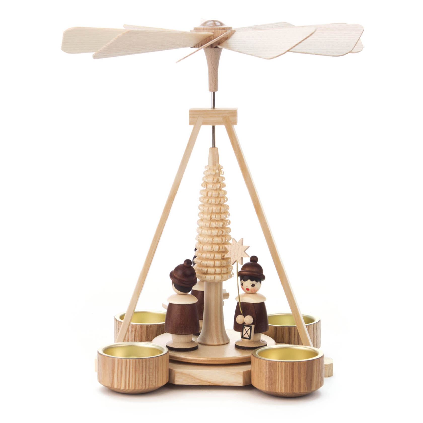 Holzpyramide mit Kurrendefiguren und Kerzenhaltern für Teelichte. Ein Weihnachtsbaum und drei Figuren, die Laternen und Sterne tragen. im Dregeno Online Shop günstig kaufen