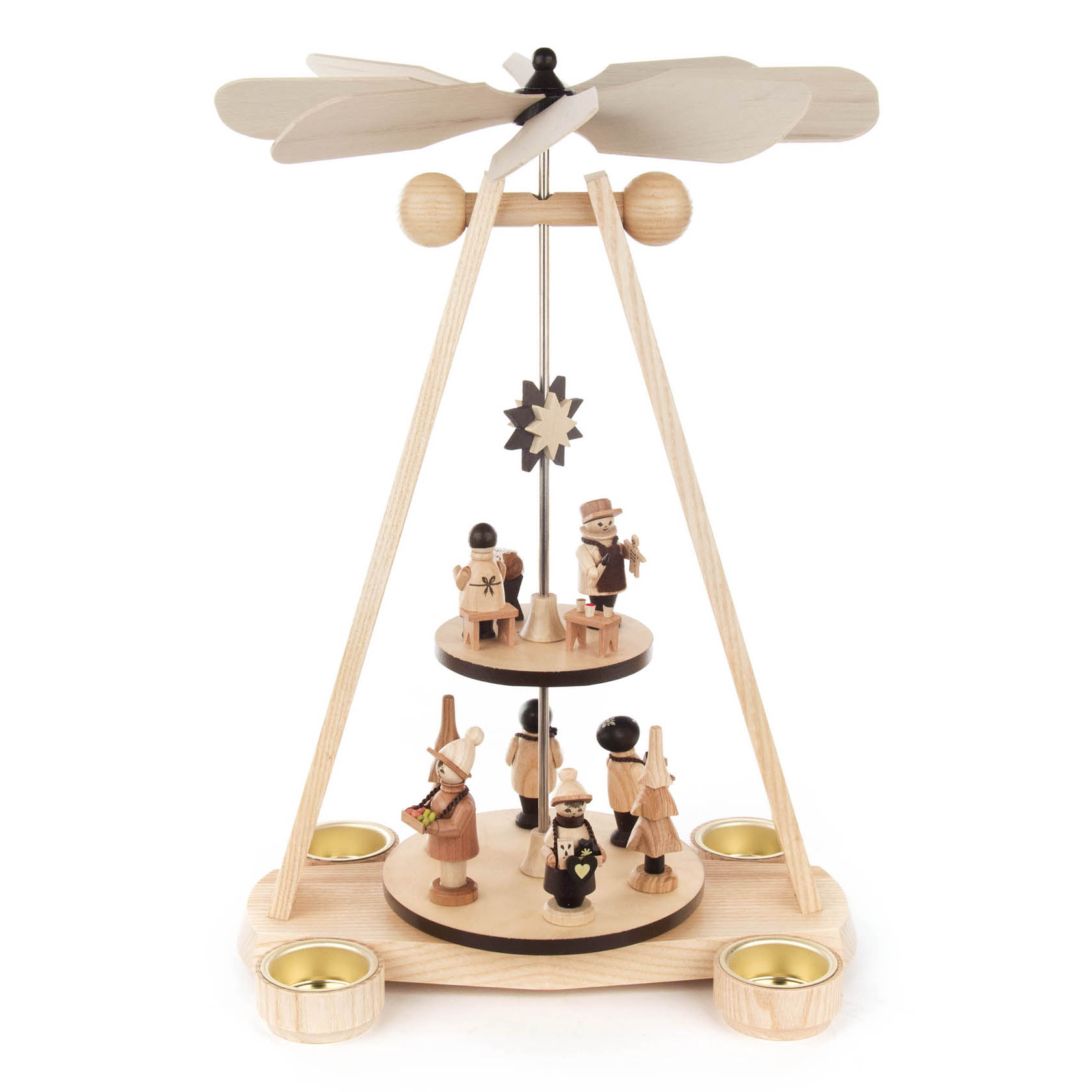 Eine zweistöckige naturbelassene Holzpyramide für Teelichter, dekoriert mit kleinen Holzfiguren von Spielwarenmachern, mit einem Flügelrad an der Spitze. im Dregeno Online Shop günstig kaufen