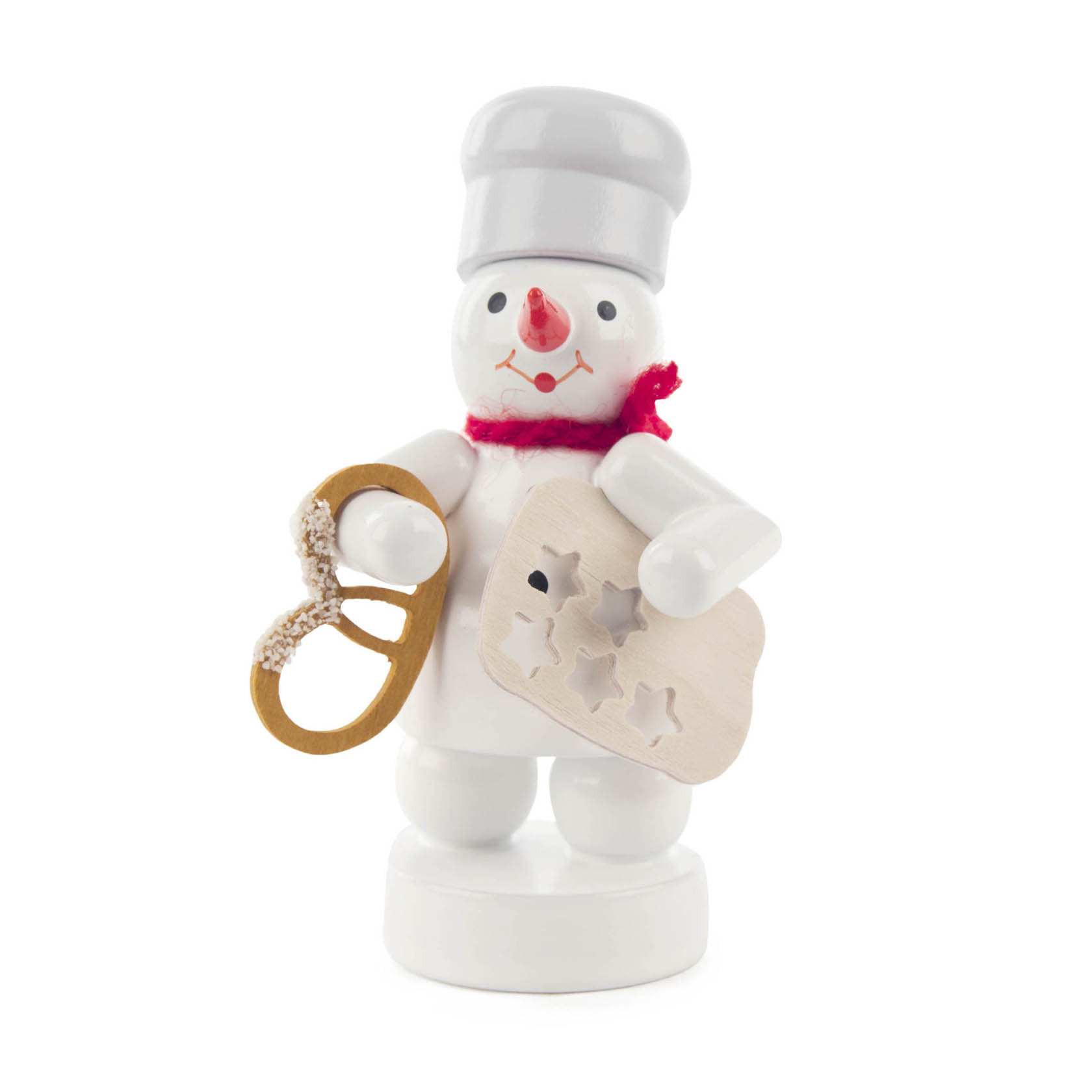 Eine Schneemannfigur mit rotem Schal und Bäckermütze hält eine Brezel und ein Schneidebrett mit ausgestanzten Sternenformen. im Dregeno Online Shop günstig kaufen