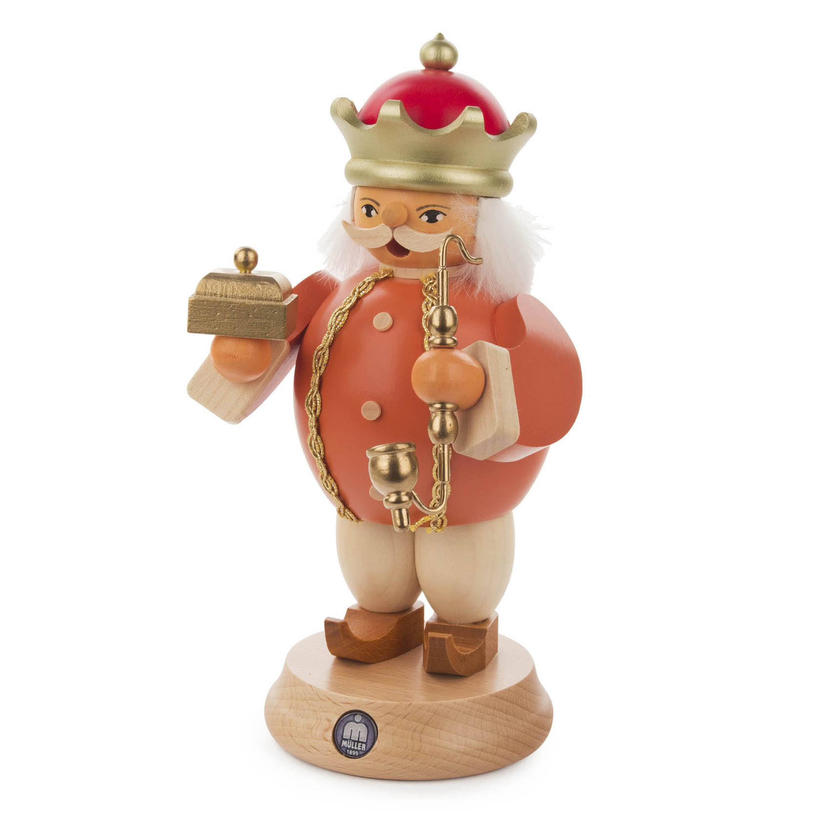 Holzfigur eines Räuchermanns in Form von Melchior, einem der Heiligen Drei Könige, mit rotem Mantel, goldener Krone und Kette, in der rechten Hand hält er ein Räucherfass.