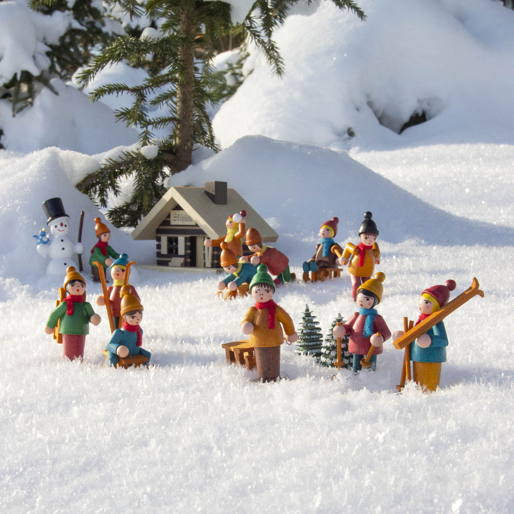 Wintersportler farbig lasiert (3)