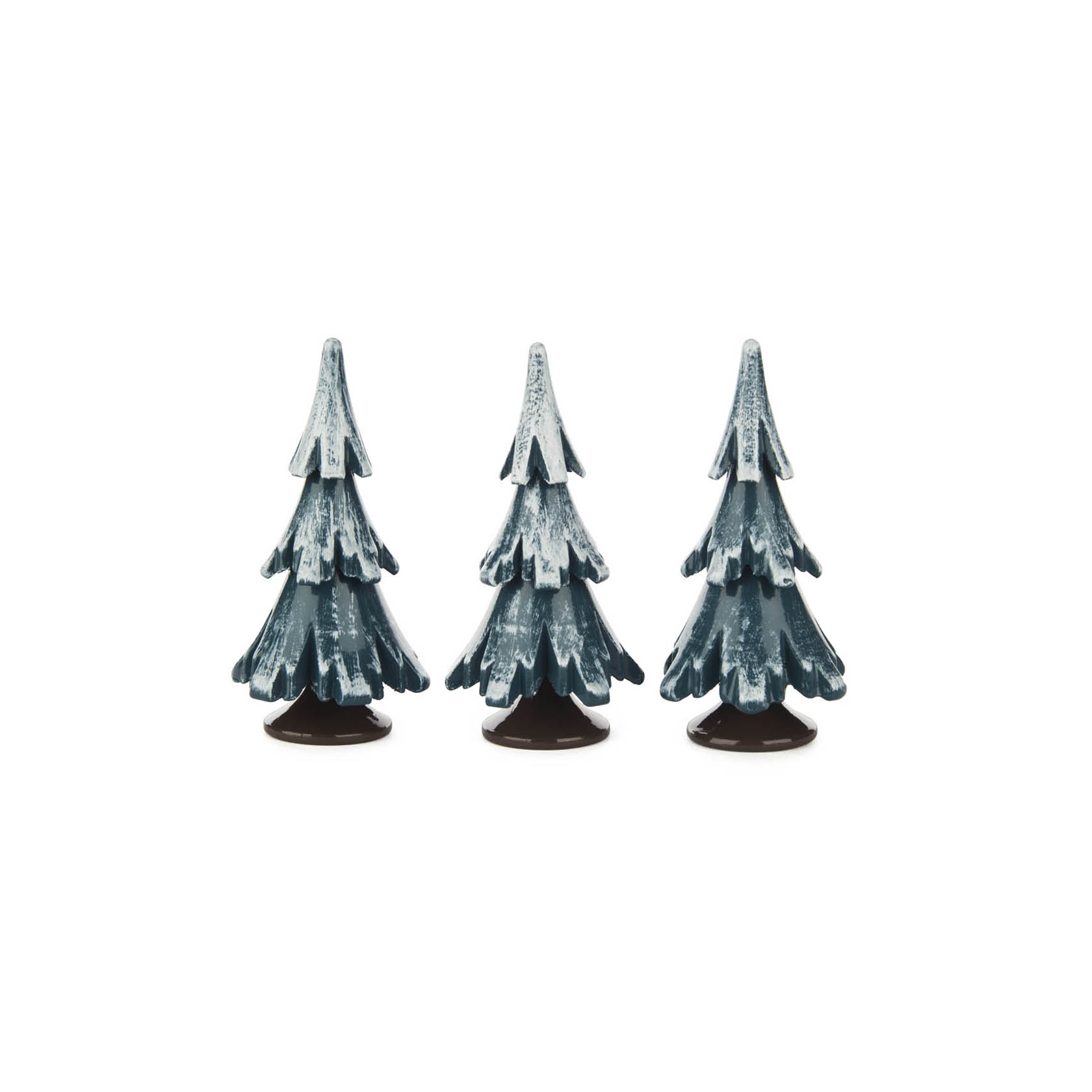 Drei kleine, grün-weiß lackierte Massivholzbäume, 6,5 cm hoch, in einer Reihe aufgestellt. im Dregeno Online Shop günstig kaufen