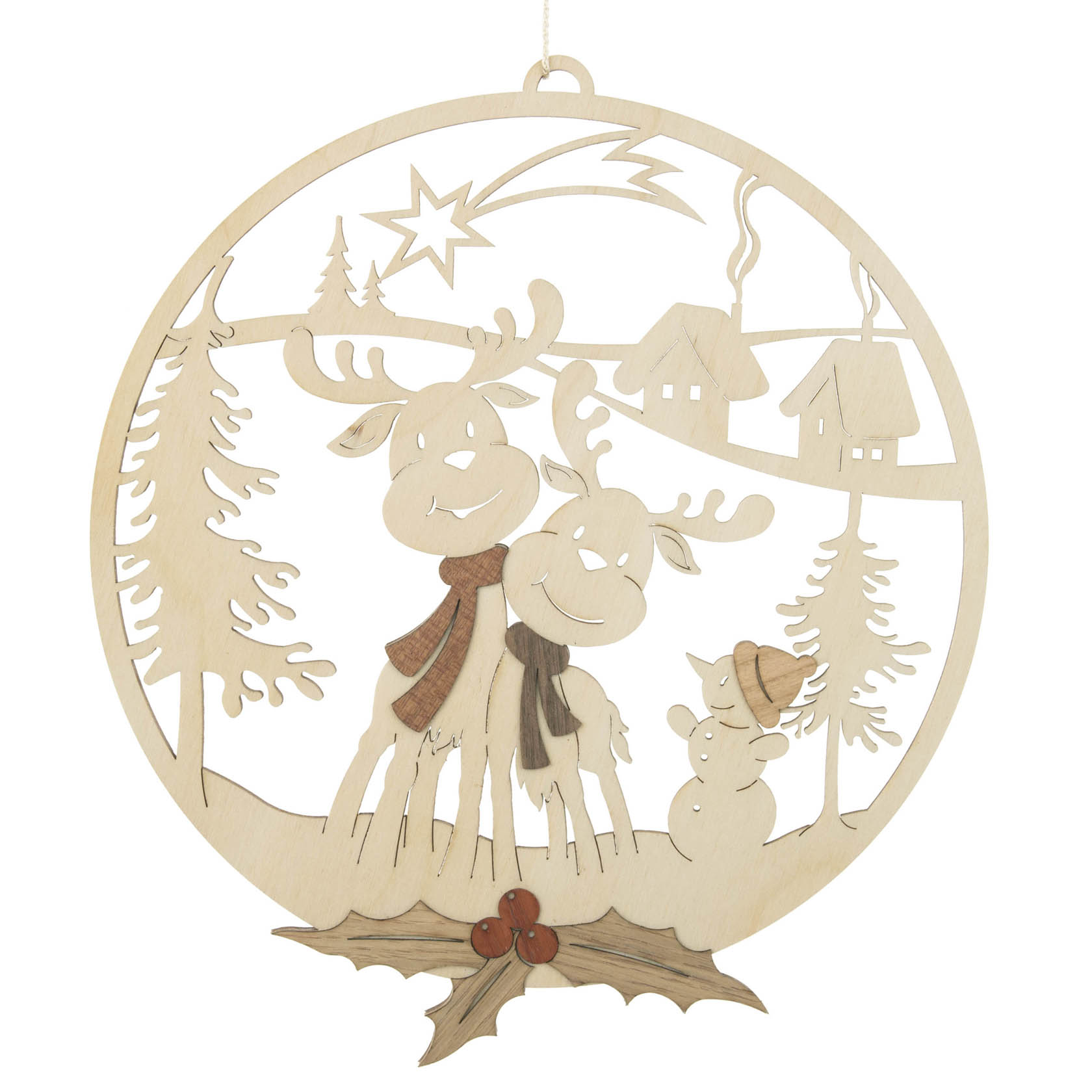 Zwei fröhliche, aus Holz ausgeschnittene Elche mit Schals stehen neben einem Schneemann mit Mütze in einer runden Landschaftsdekoration. im Dregeno Online Shop günstig kaufen