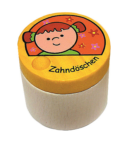 A small wooden tooth box with a yellow lid, featuring a cartoon image of a smiling girl with red hair and the word 'Zahndöschen'. im Dregeno Online Shop günstig kaufen