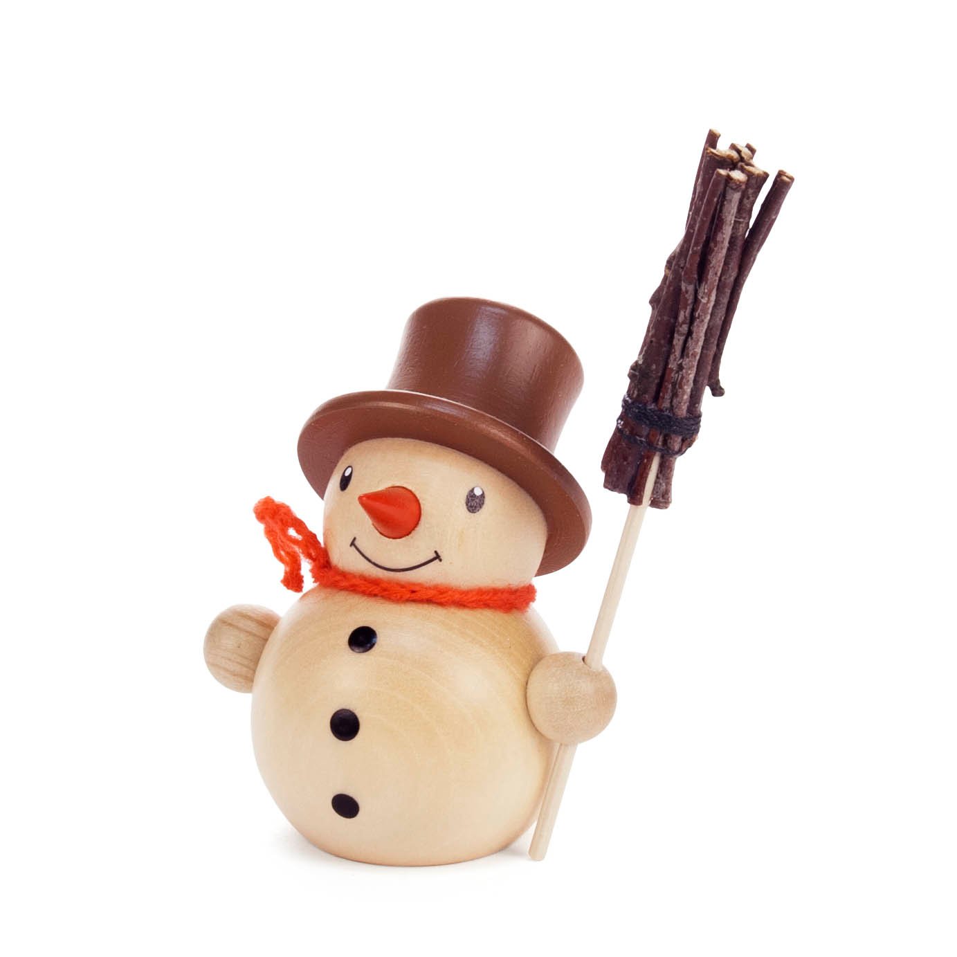 Holzschneemann mit braunem Zylinder, orangem Schal und Besen aus Ästen in der Hand. im Dregeno Online Shop günstig kaufen