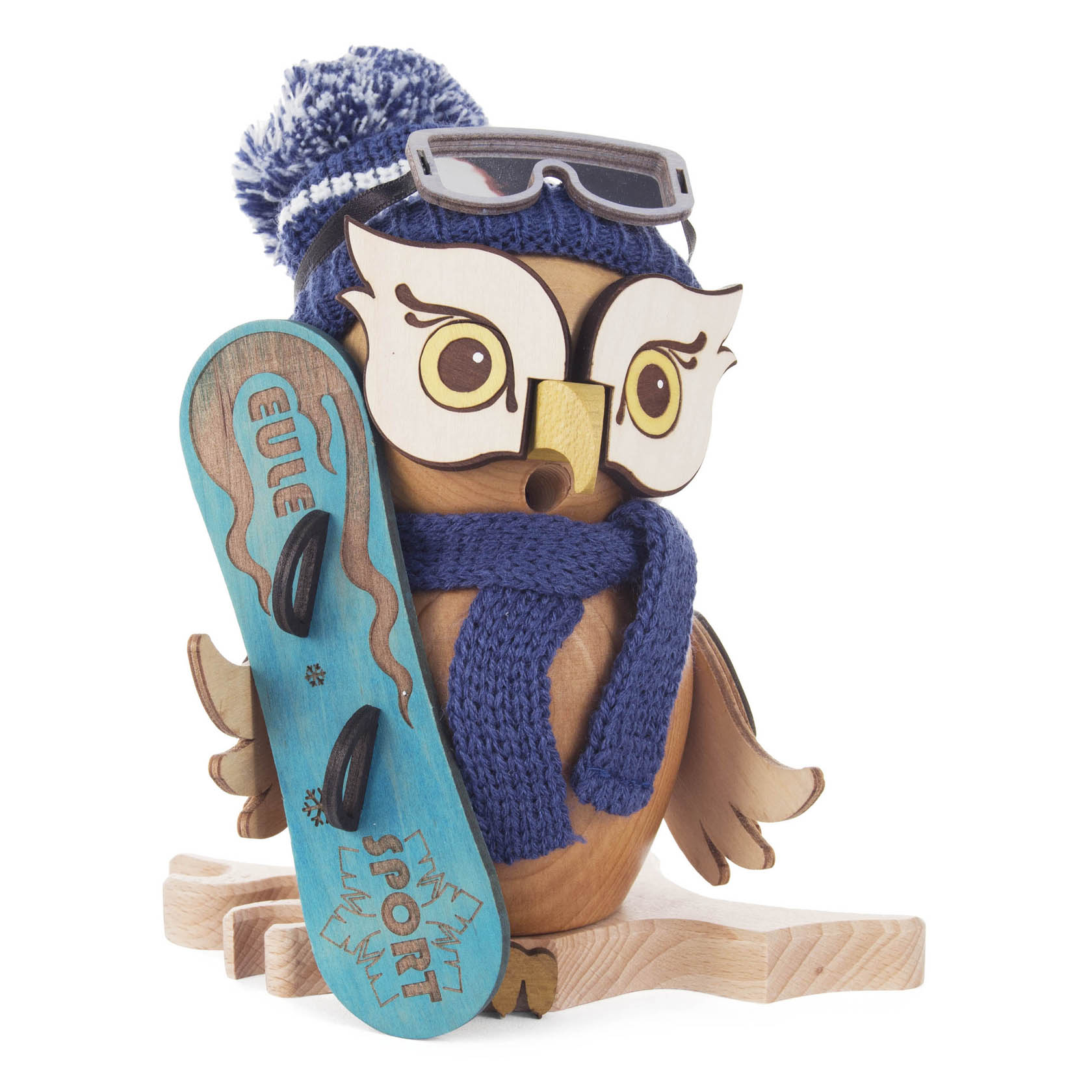 Holz-Räuchereule trägt blaue Mütze und Schal, hält ein blaues Snowboard mit der Aufschrift 'Eule sport'. im Dregeno Online Shop günstig kaufen