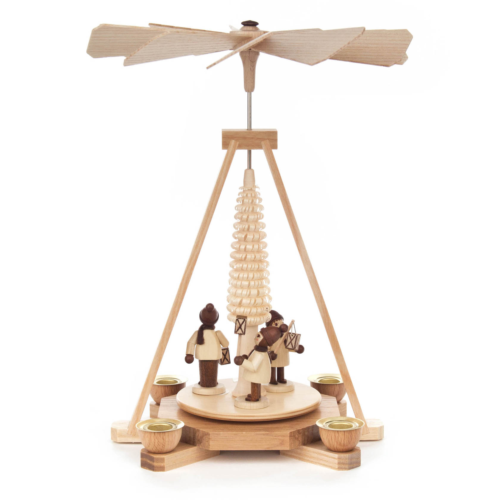 A wooden pyramid with three children figures holding lanterns, set on a rotating platform, with a candle holder base and propeller on top. im Dregeno Online Shop günstig kaufen