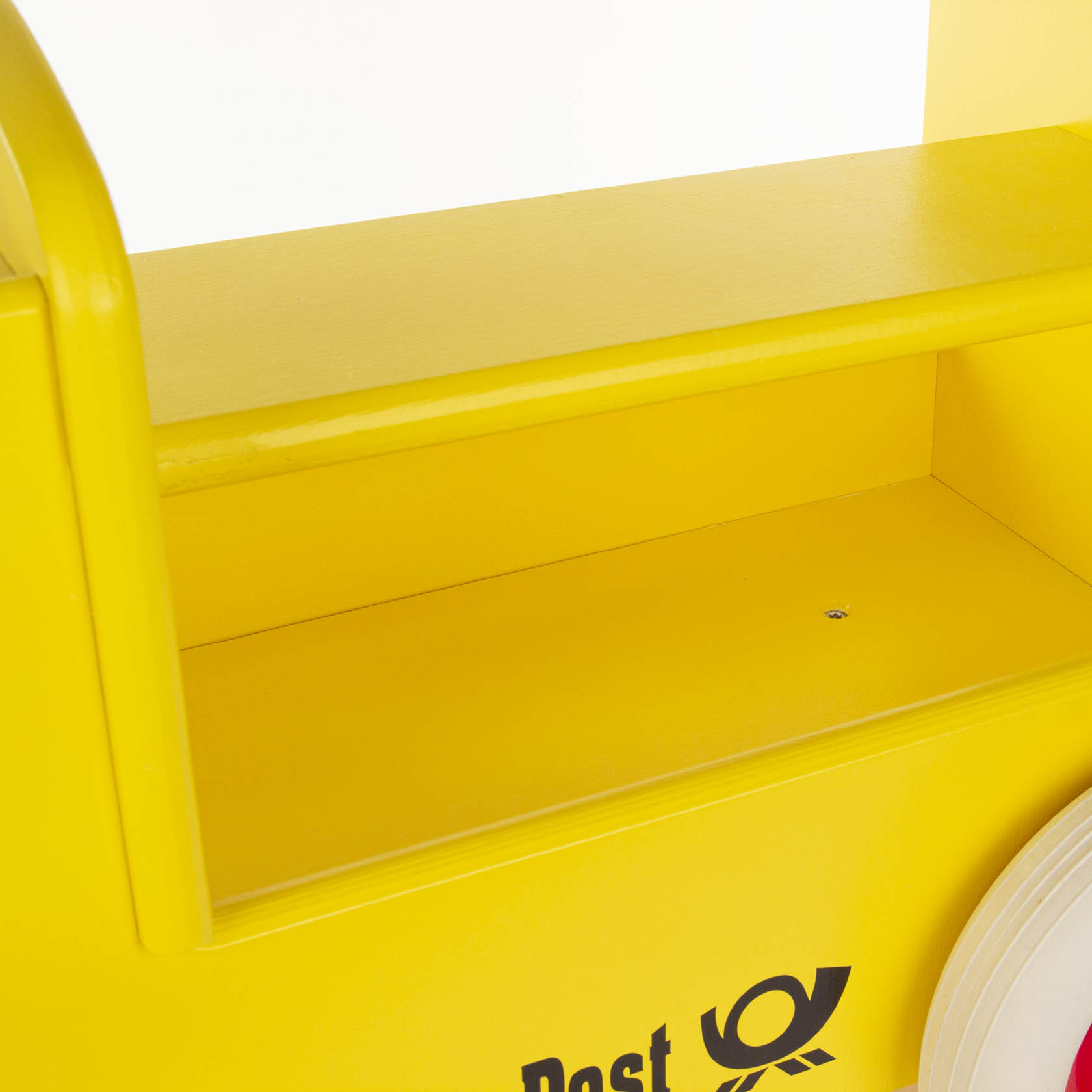 Postauto-Rutscher mit Lenkung, gelb lackiert mit Aufdruck u.Kunststoffrädern
