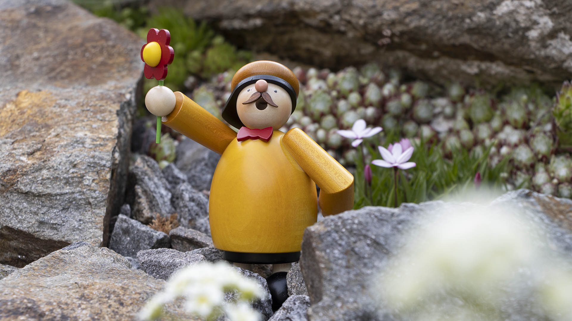 Räuchermännchen Gratulant mit Blume