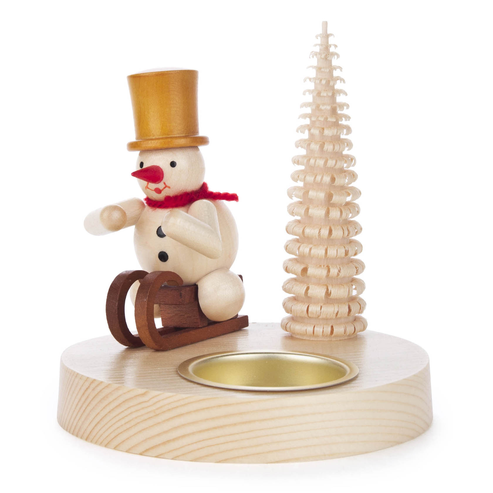 Ein handgefertigter Teelichthalter aus Holz zeigt einen Schneemann mit rotem Schal und Zylinder auf einem Schlitten, neben einem dekorativen Holzbaum. im Dregeno Online Shop günstig kaufen