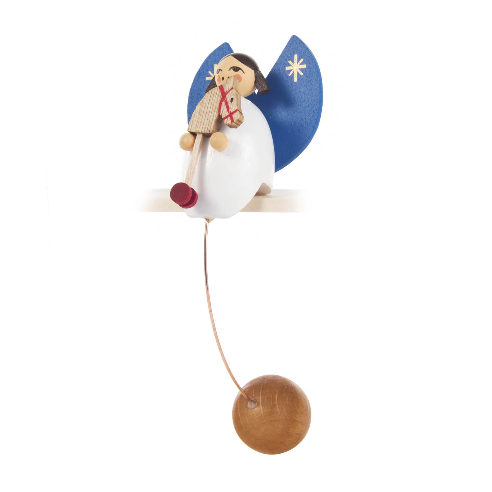 Schaukelengel aus Holz im Design eines sitzenden Engels mit blauen Flügeln, der ein kleines rotes Pferd auf seinen Knien hält. im Dregeno Online Shop günstig kaufen