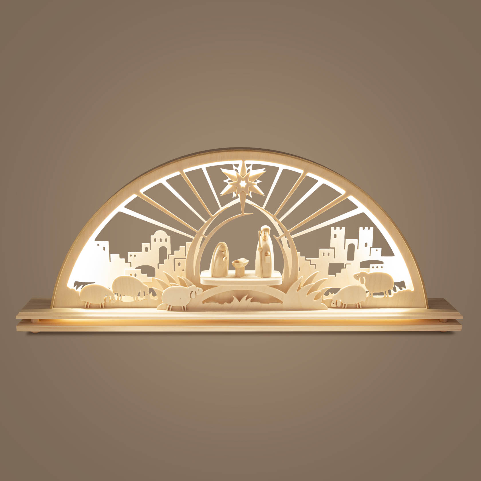 Elektrisch beleuchteter Schwibbogen mit Darstellung der Christi-Geburt in Holz, mit LED-Licht und Motiven wie Maria, Josef, Jesuskind, Stern und Schafen.
