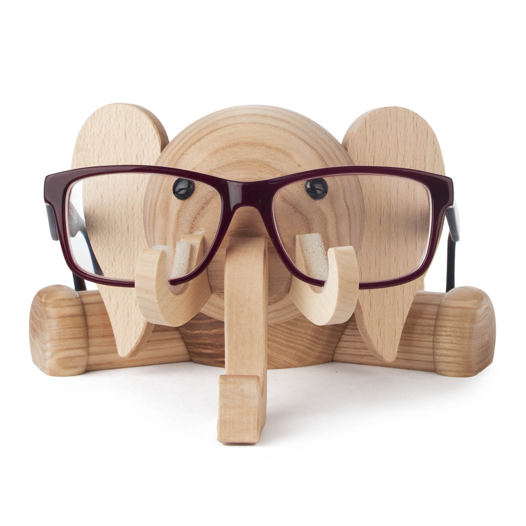 Holzelefant mit Brille auf seinem Rüssel, dient als dekorativer Brillenhalter.