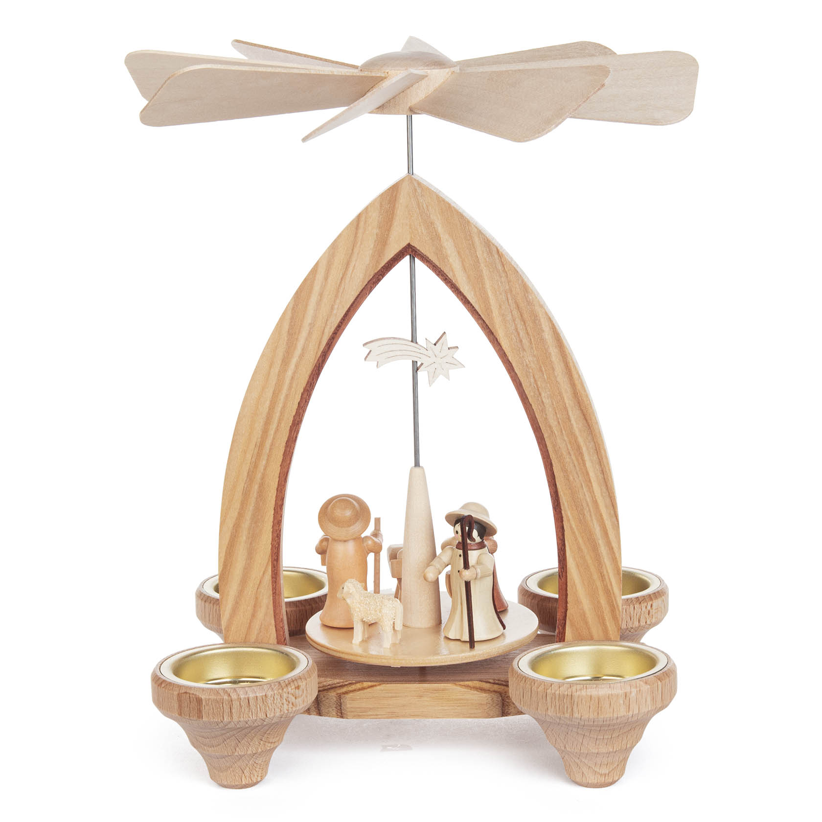 Holzpyramide mit Teelichtplätzen und Figuren der Heiligen Familie: Maria, Josef, Jesuskind und Hirte mit Schaf unter einem holzernen Stern.