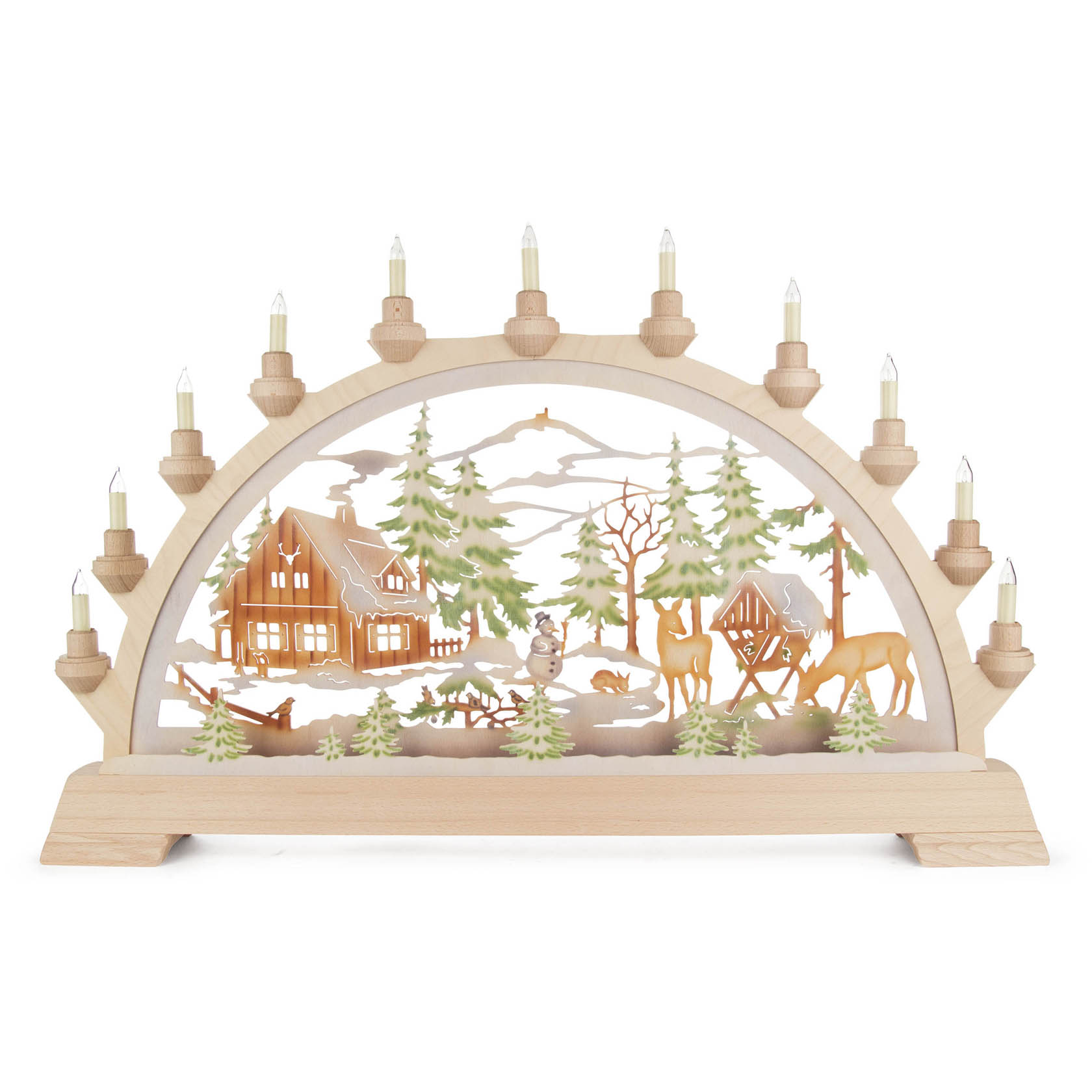 Ein farbig beleuchteter Schwibbogen mit einem Forsthaus, Bäumen und Tieren, darunter Rehe und ein Fuchs, auf einem hölzernen Ständer. im Dregeno Online Shop günstig kaufen