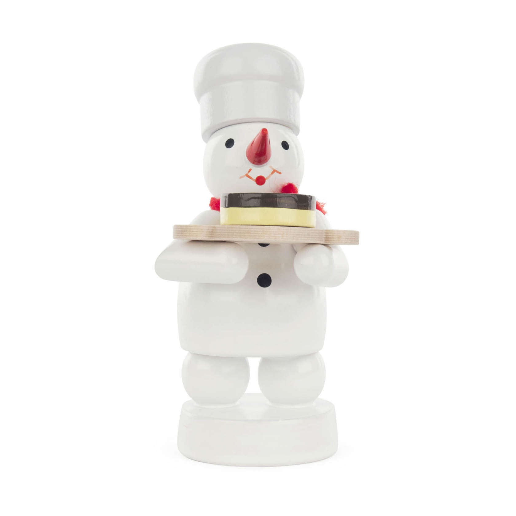 White snowman figurine dressed as a baker with a chef hat, holding a round cake on a wooden tray. im Dregeno Online Shop günstig kaufen