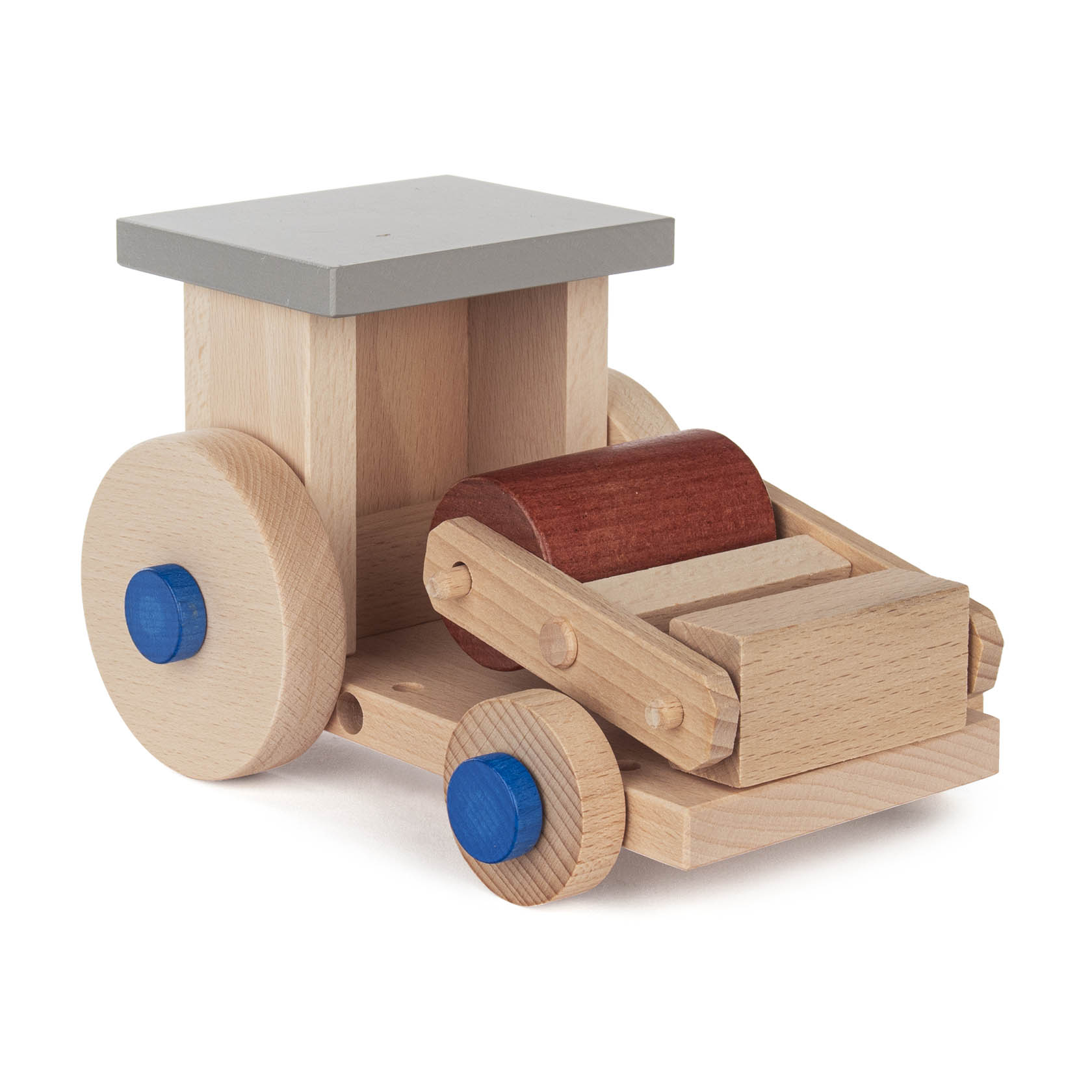 Ein Holzfahrzeug mit einem Rechteck als Dach, zwei großen Rädern mit blauen Achsnoppen und einem rotbraunen Zylinder auf einer Ladefläche.