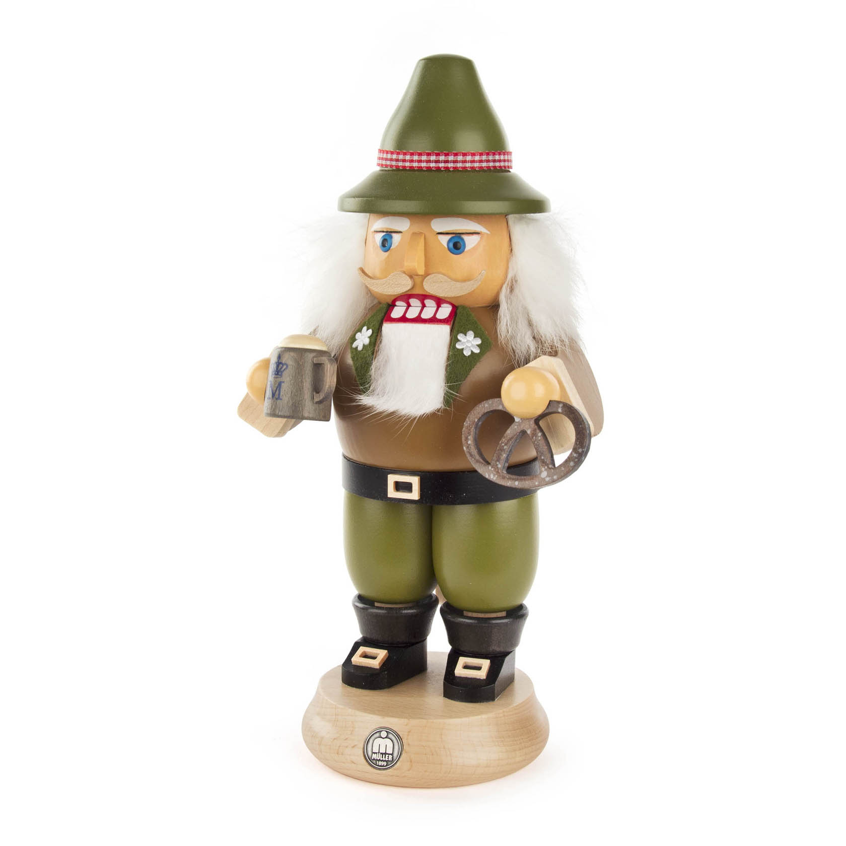 Holzfigur eines bayerischen Nussknackers, der eine Lederhose, einen grünen Hut mit Feder trägt. In der einen Hand hält er eine Brezel und im anderen einen Bierkrug. im Dregeno Online Shop günstig kaufen
