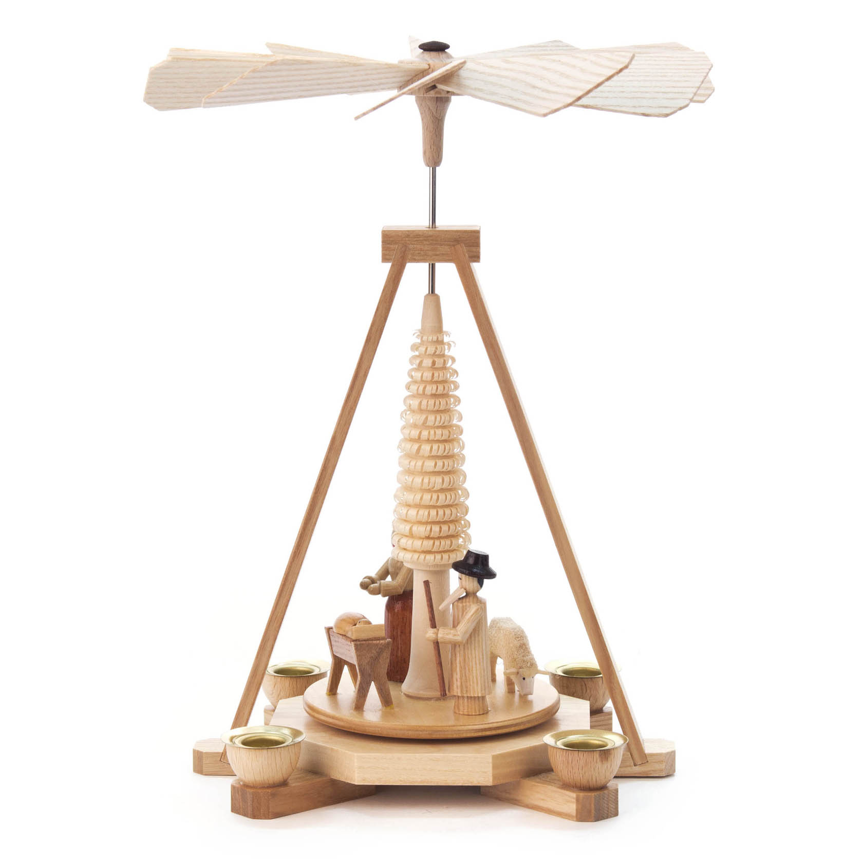 Holzpyramide mit Drehteller, Engel und Weihnachtsfiguren darunter. Für vier Kerzen 14mm. Oben ein Propeller, der durch die Kerzenwärme angetrieben wird.