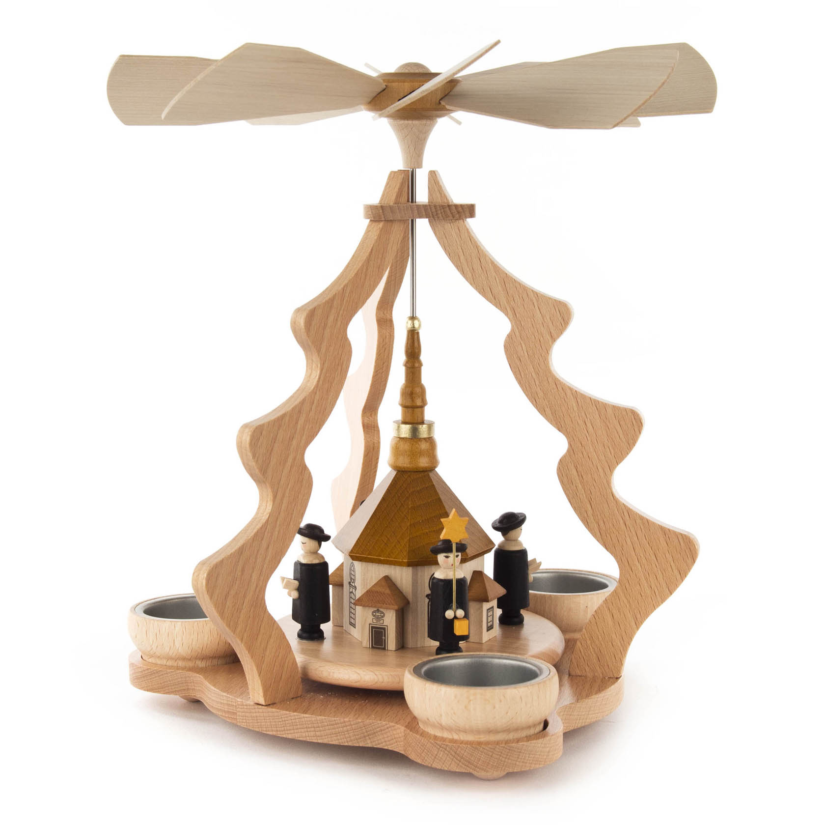Holzpyramide mit vier Teelichthalterungen, in der Mitte eine Seiffener Kirche und drei Kurrende-Sängerfiguren, Propeller oben.