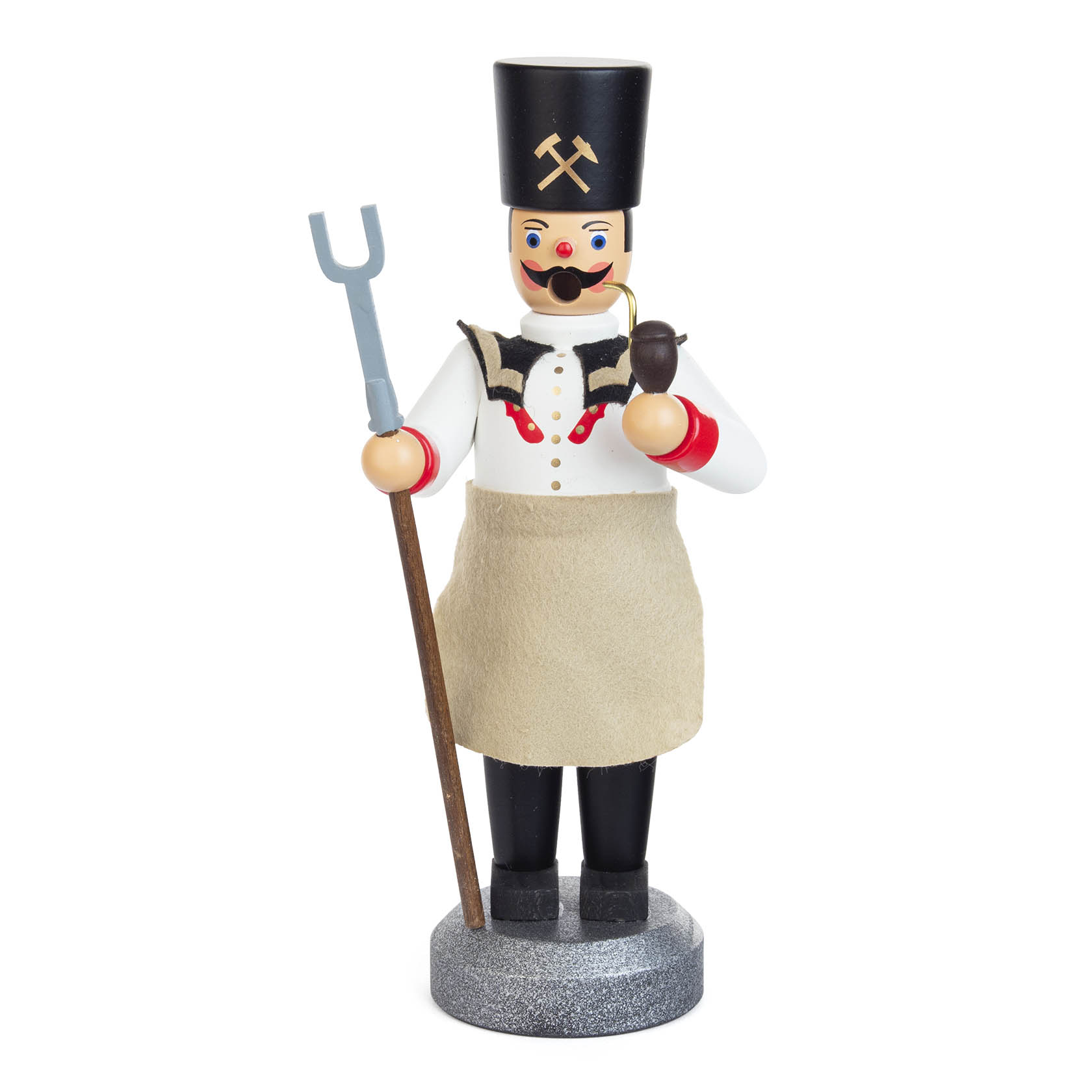 Holzfigur eines Bergmanns mit schwarzem Hut, weißem Hemd und schwarzer Weste, hält eine Pfeife und eine graue Forke. im Dregeno Online Shop günstig kaufen