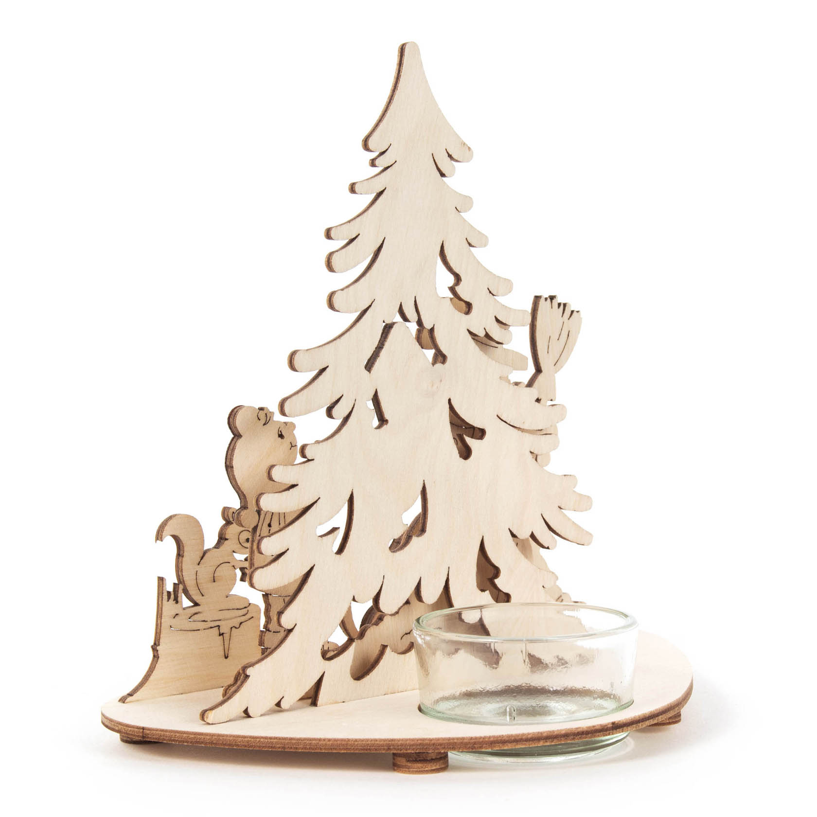 Holz-Teelichthalter in Form eines Weihnachtsbaums mit einem Eichhörnchen auf einem Baumstumpf sitzend und darauf schauend, mit einer Halterung für ein Teelichtglas vorne.