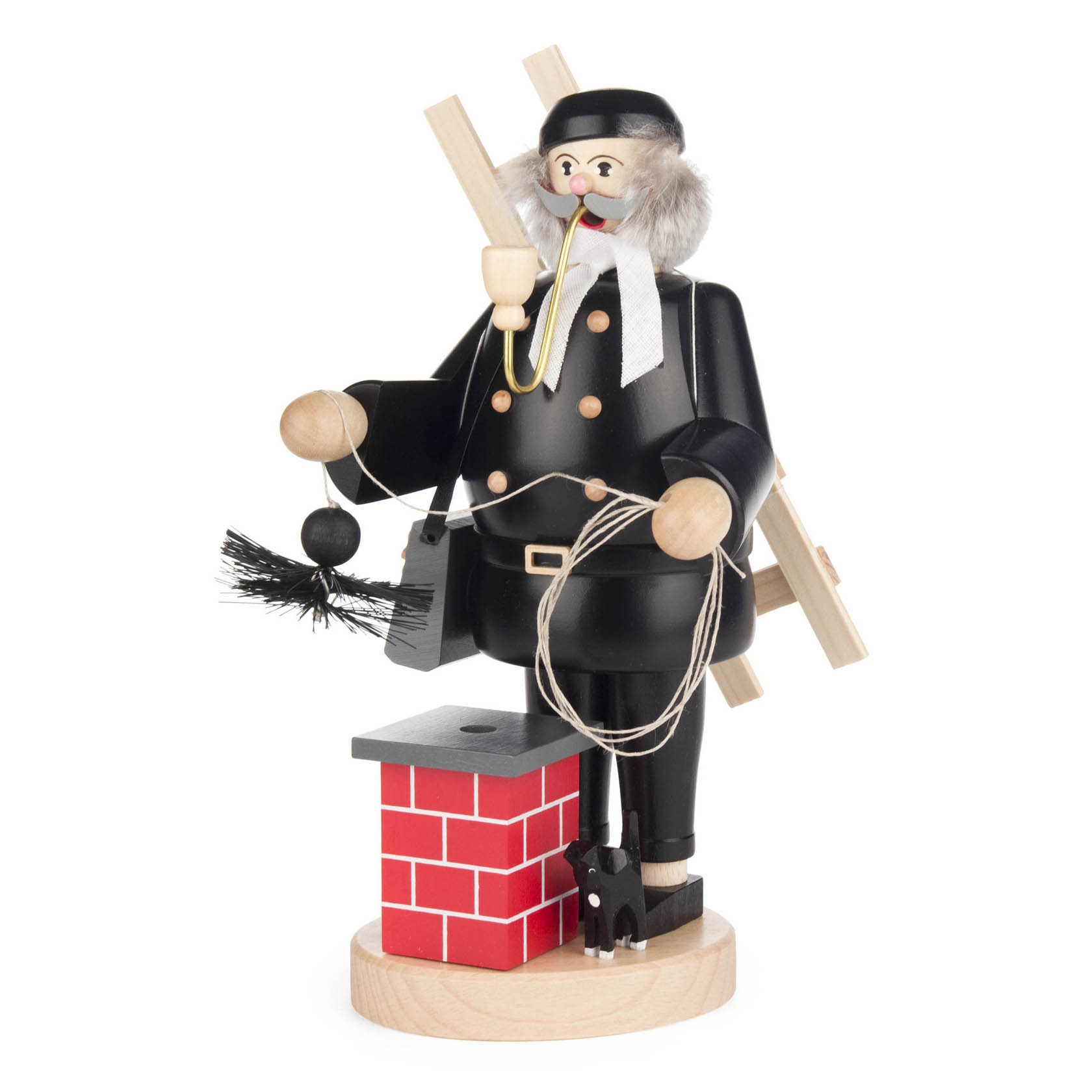 Holzfigur eines Räuchermanns als Schornsteinfeger mit Leiter, Schornsteinbesen und rotem Schornstein.