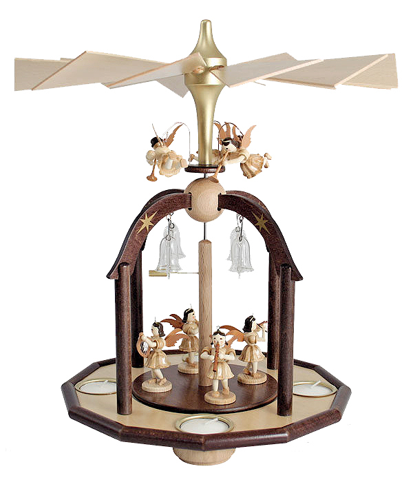 Holzpyramide mit sieben Engeln und Glasglocken, angetrieben von einem Propeller. Unten Kerzenhalter für Teelichte.