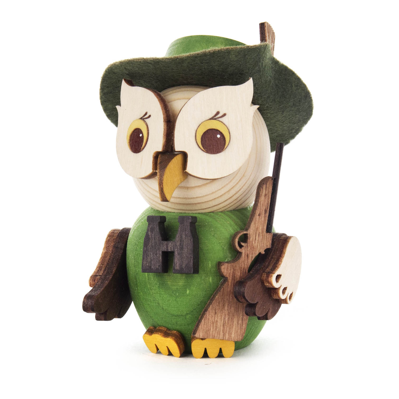 A wooden owl figure with textured details, wearing a green hat and carrying a small rifle and binoculars. im Dregeno Online Shop günstig kaufen