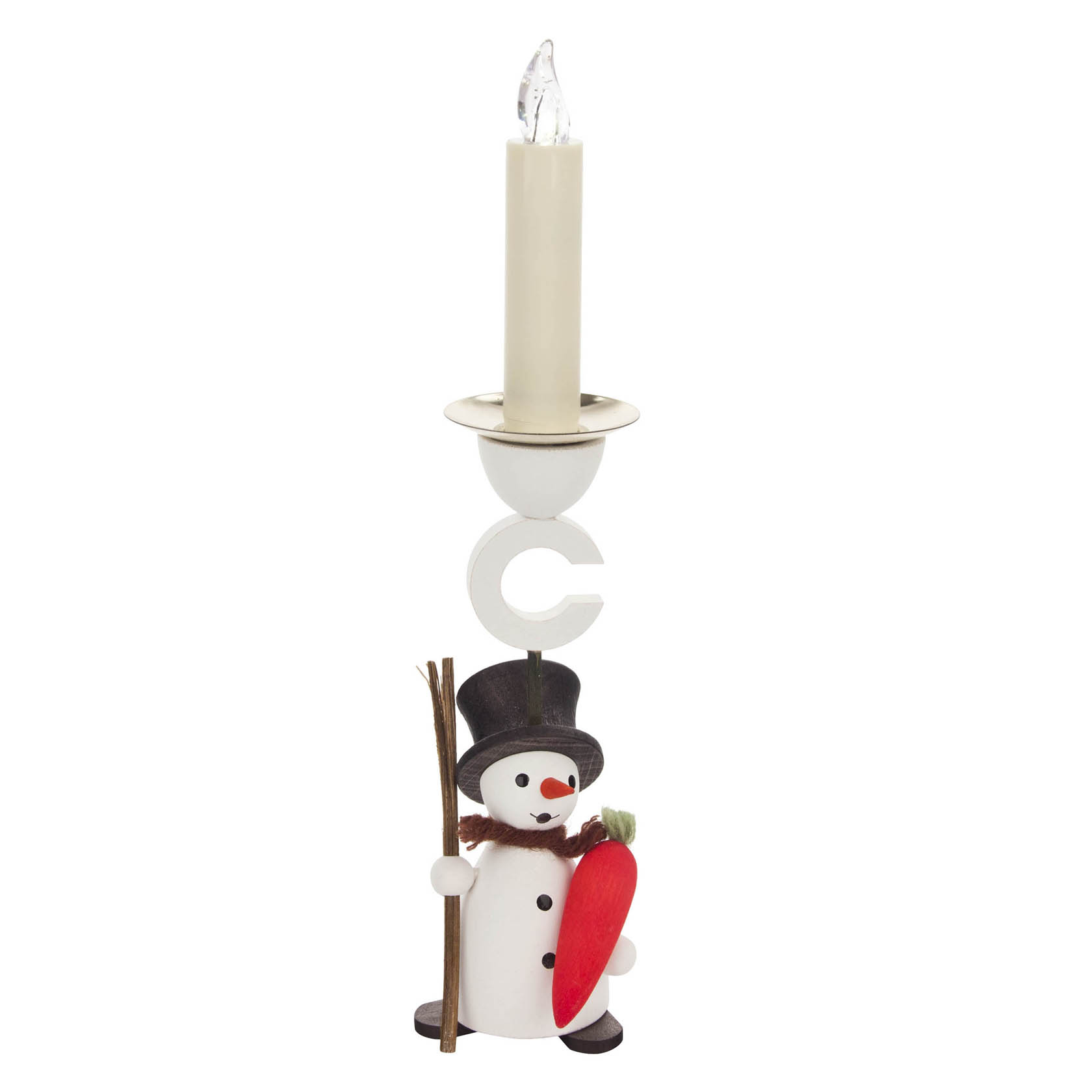 Ein Schneemann-Kerzenhalter mit großem Karottenelement, einem Zylinderhut, einem Schal und einem Stock. Oben befindet sich eine weiße Kerze.