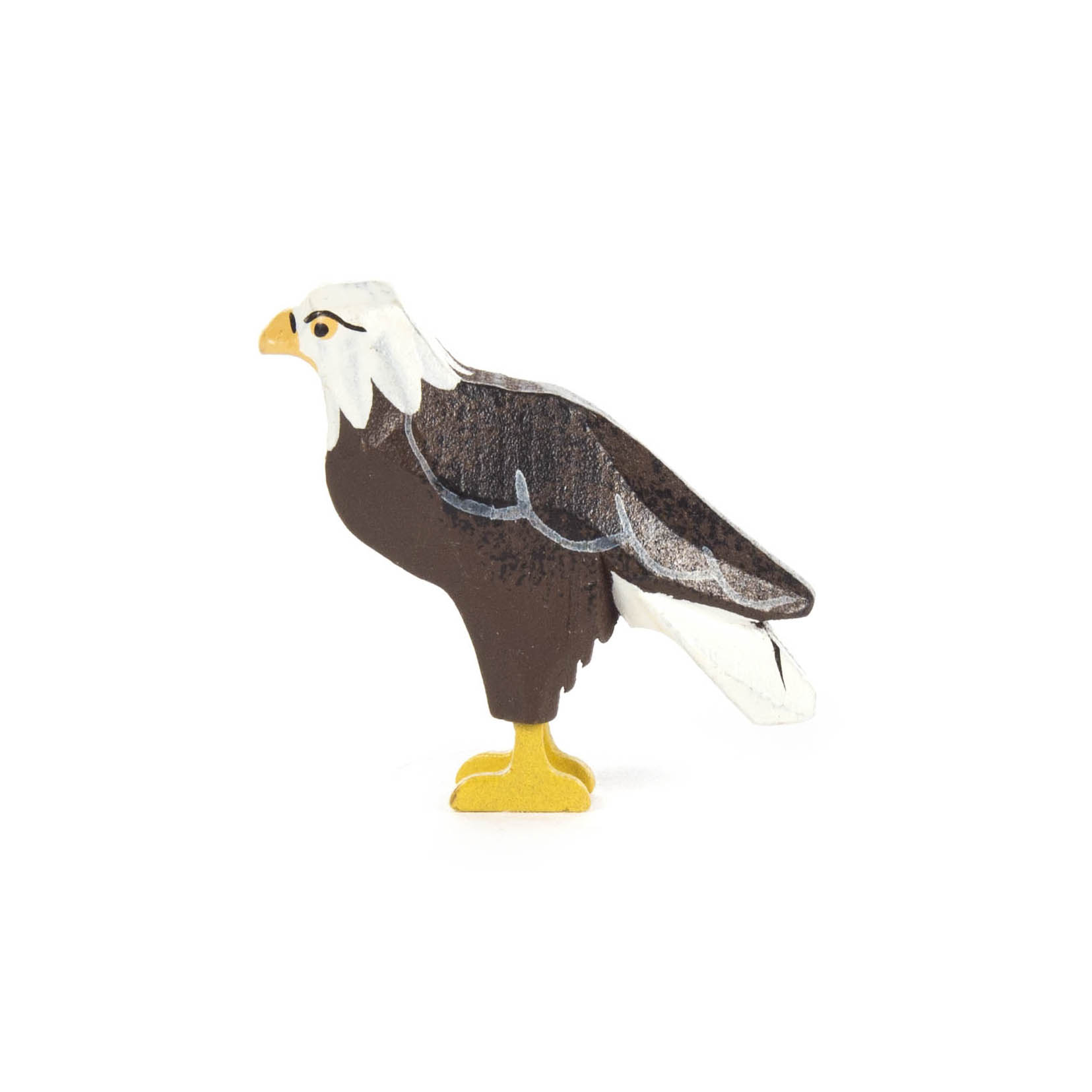 Holzfigur eines stolzen Weisskopfseeadlers mit weißem Kopf, braunem Körper und gelbem Schnabel sowie gelben Füßen. im Dregeno Online Shop günstig kaufen