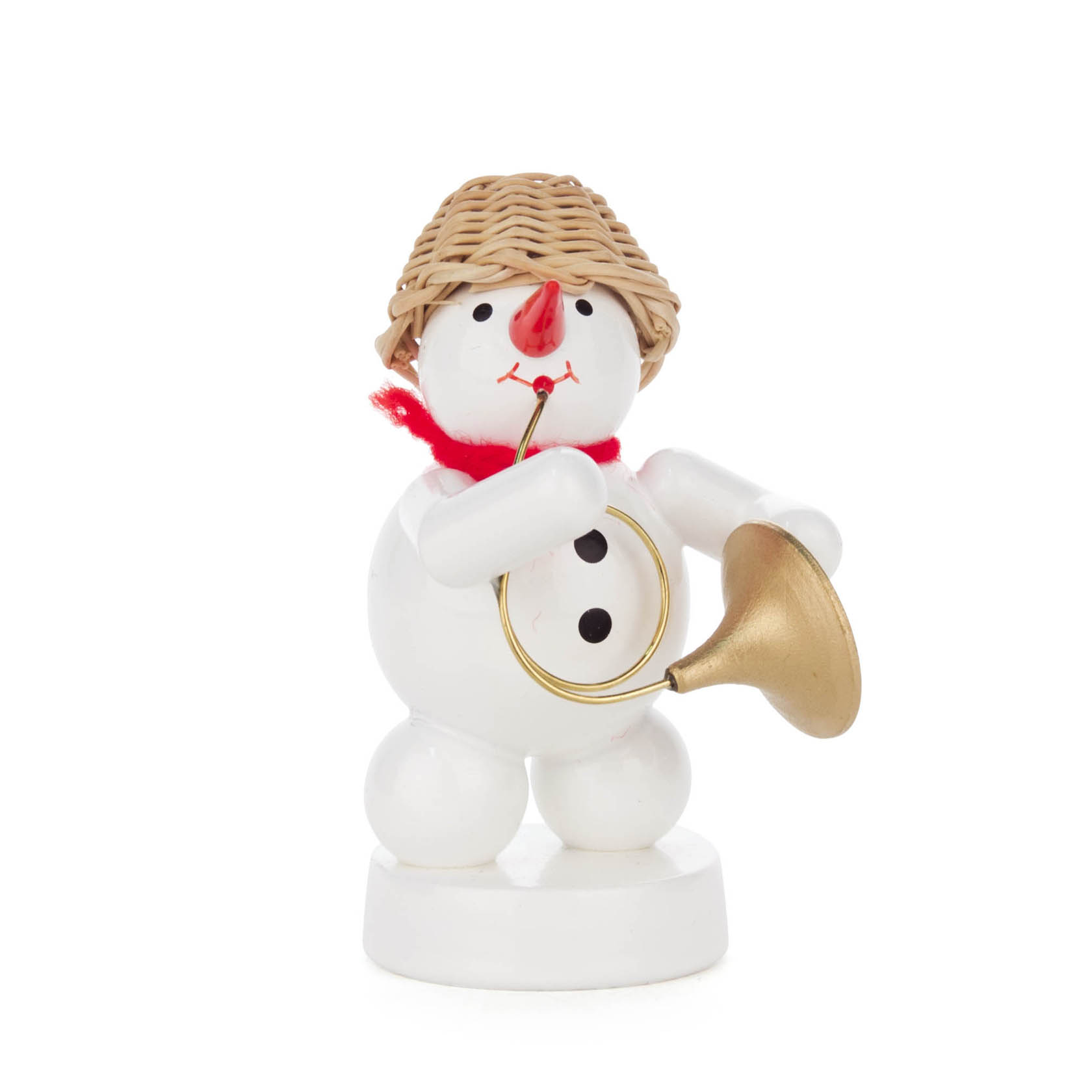 Eine Schneemannfigur, die ein Waldhorn hält und einen Strohhut sowie einen roten Schal trägt. im Dregeno Online Shop günstig kaufen