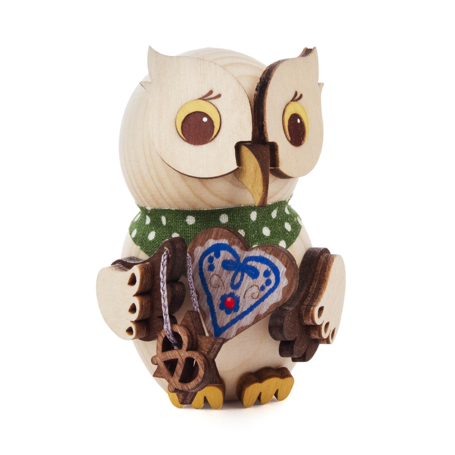 Small wooden owl figurine with a green scarf, holding a blue and brown gingerbread heart and a small gear-shaped charm. im Dregeno Online Shop günstig kaufen