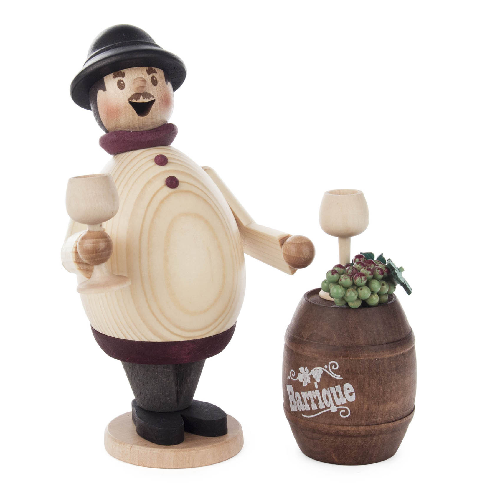 Ein hölzerner Räuchermann in Gestalt von Max Winzer, der ein Weinglas hält. Neben ihm steht ein Holzfass mit einem Traubenbündel darauf. im Dregeno Online Shop günstig kaufen