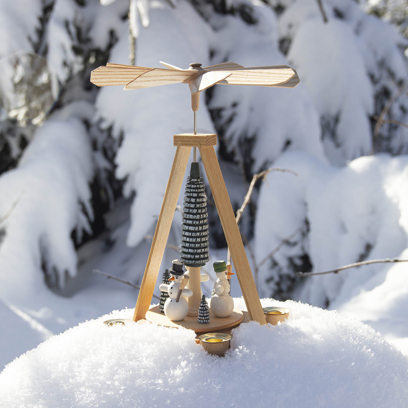 Pyramide mit Schneemännern, für Kerzen d=14mm