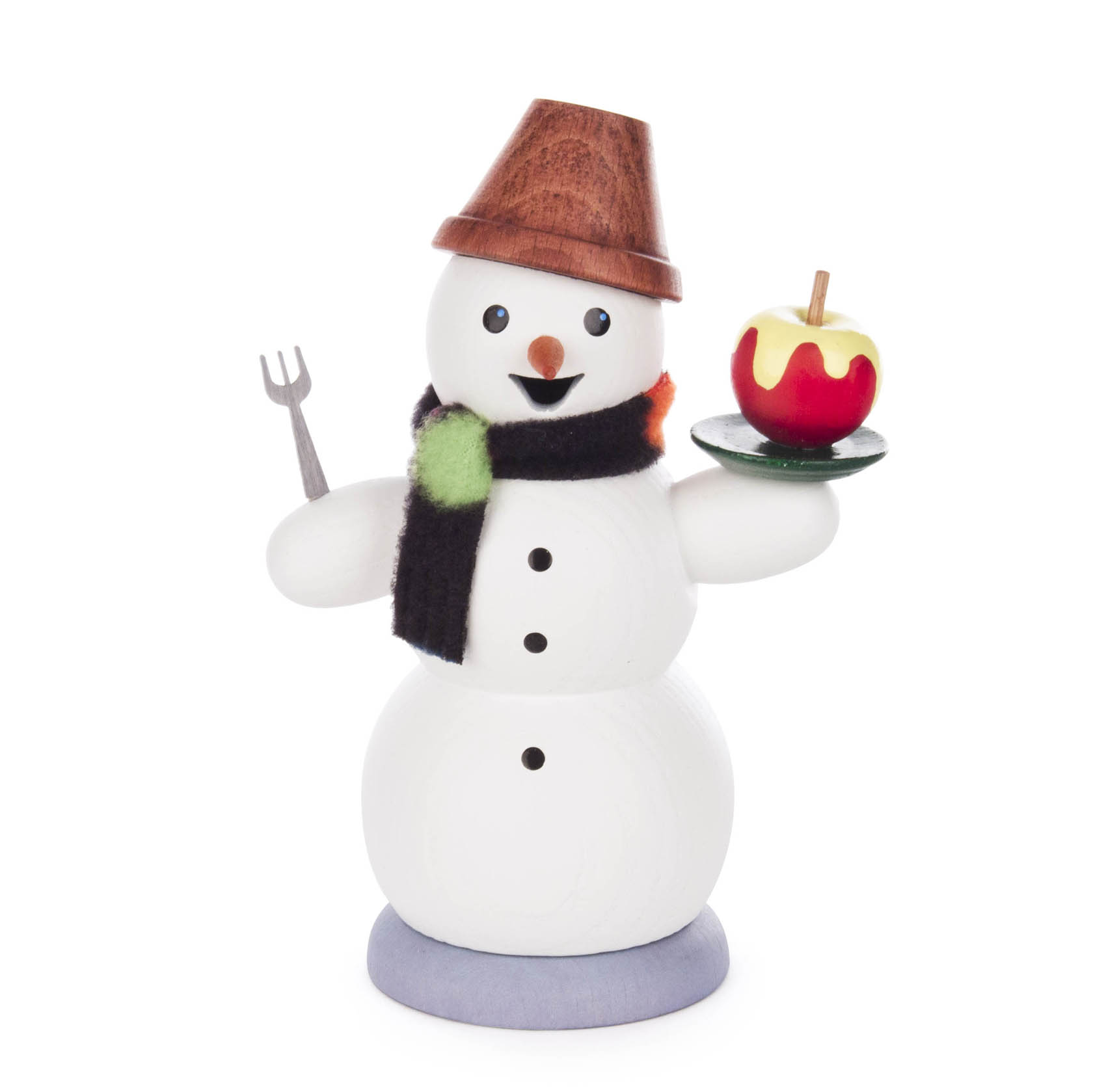 Ein schneemannförmiger Räuchermann mit braunem Zylinder, der einen Bratapfel auf einem Tablett in einer Hand und eine kleine Gabel in der anderen hält.