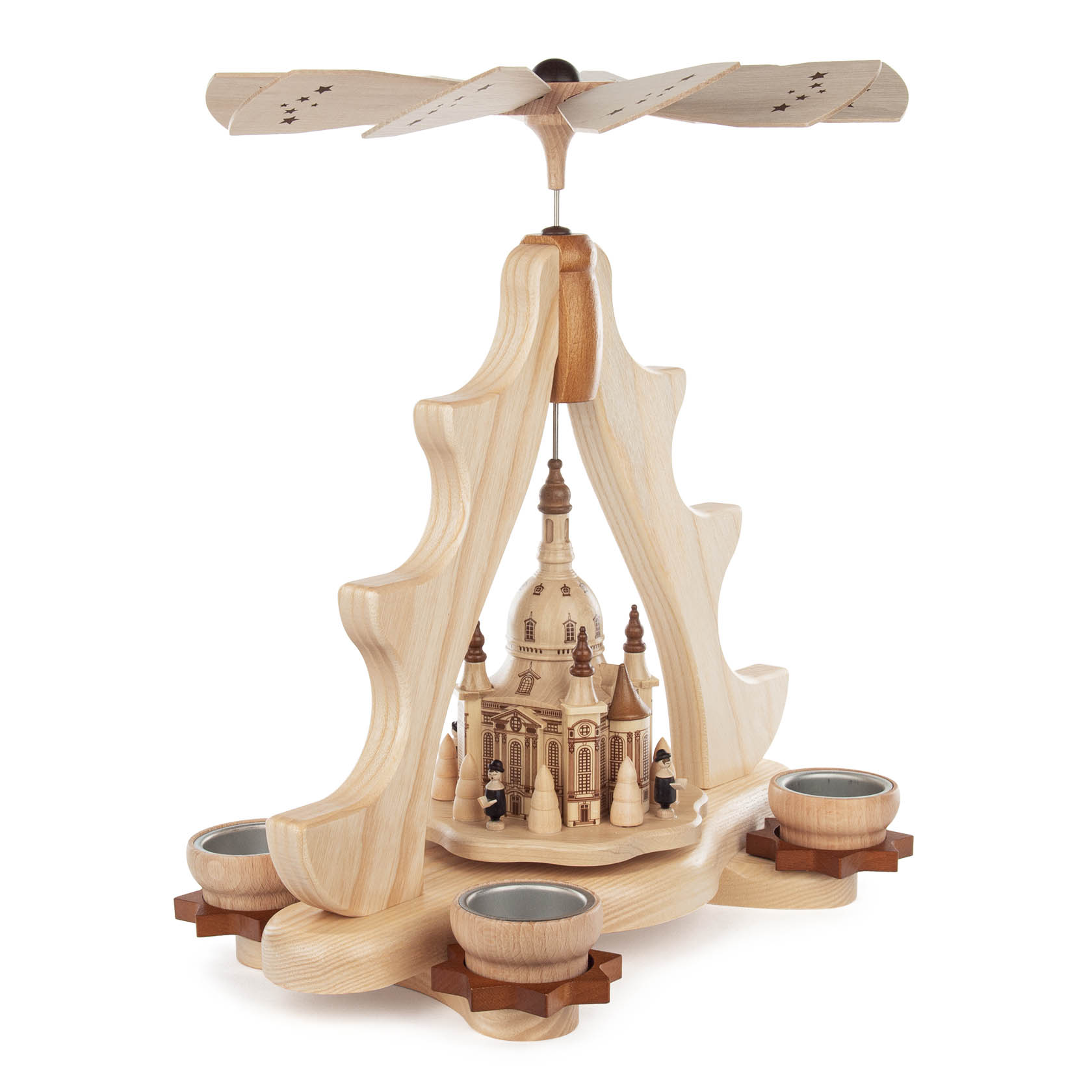 Holzpyramide mit der Miniatur der Dresdner Frauenkirche, umgeben von vier Teelichthaltern und einem Propeller an der Spitze.