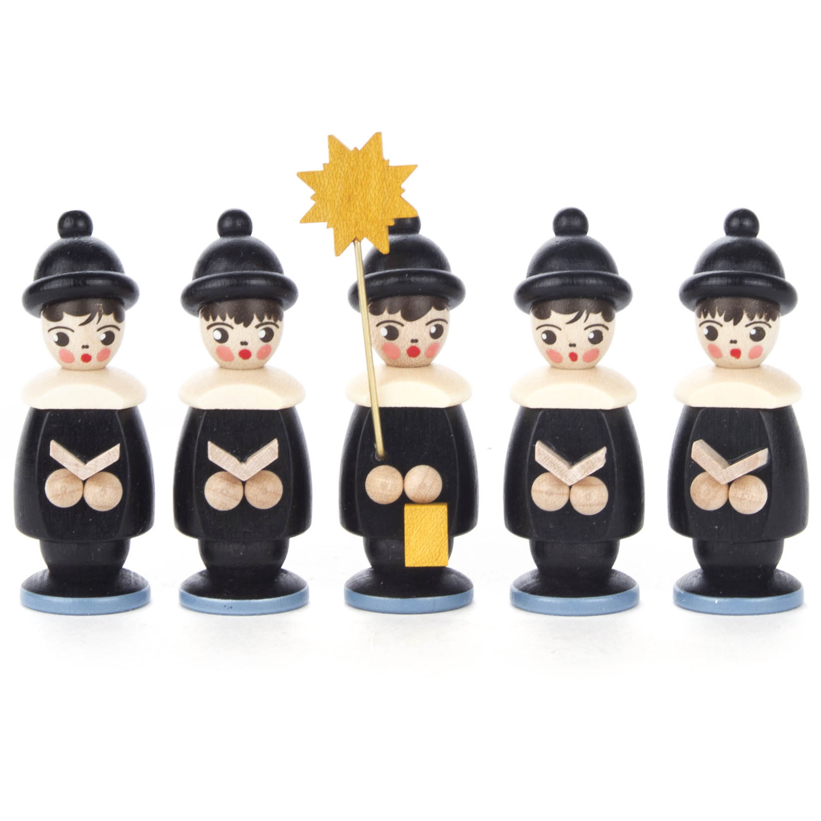 Fünf schwarze Kurrendefiguren, 6 cm hoch, mit traditionellen weißen Kragen und Mützen, eine Figur hält einen gelben Stern. im Dregeno Online Shop günstig kaufen