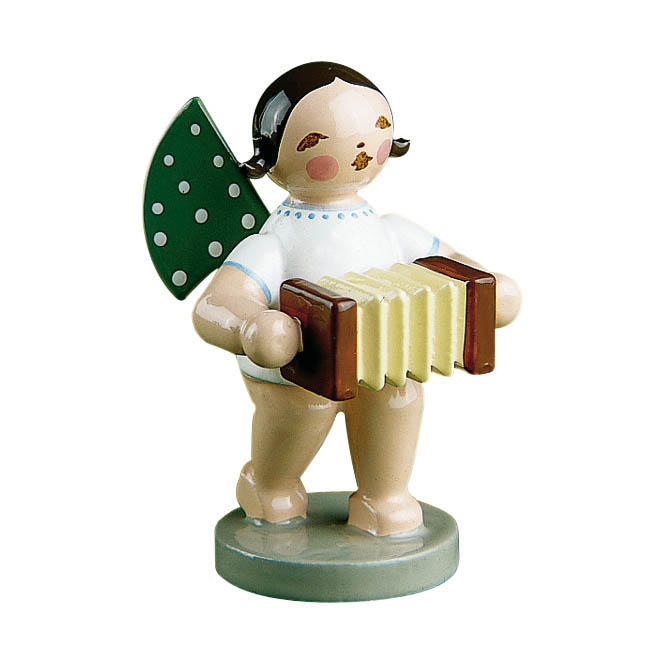 Engelfigur mit grünen Flügeln und weißen Punkten hält eine Harmonika in beiden Händen. im Dregeno Online Shop günstig kaufen