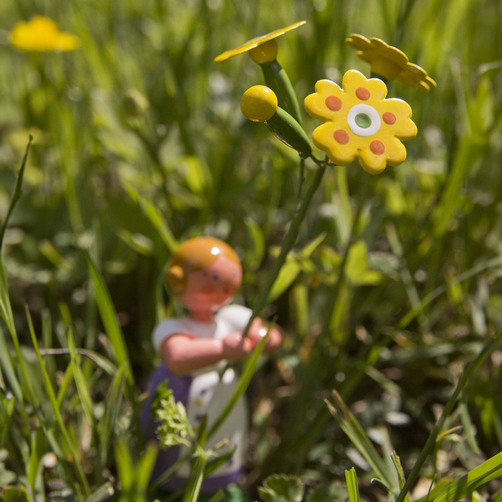 Blumenmädchen mit Himmelschlüssel