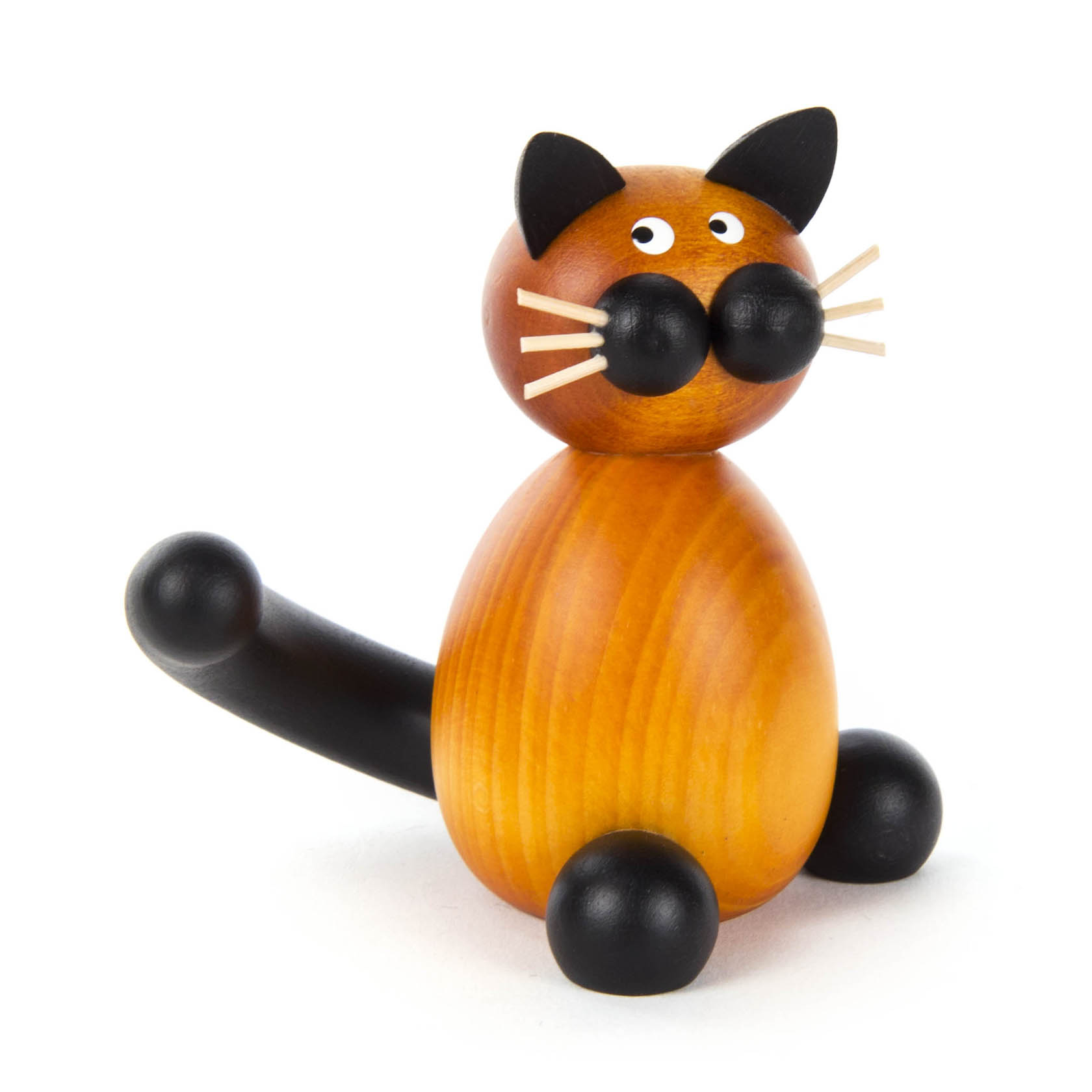 Katze Bommel, sitzend