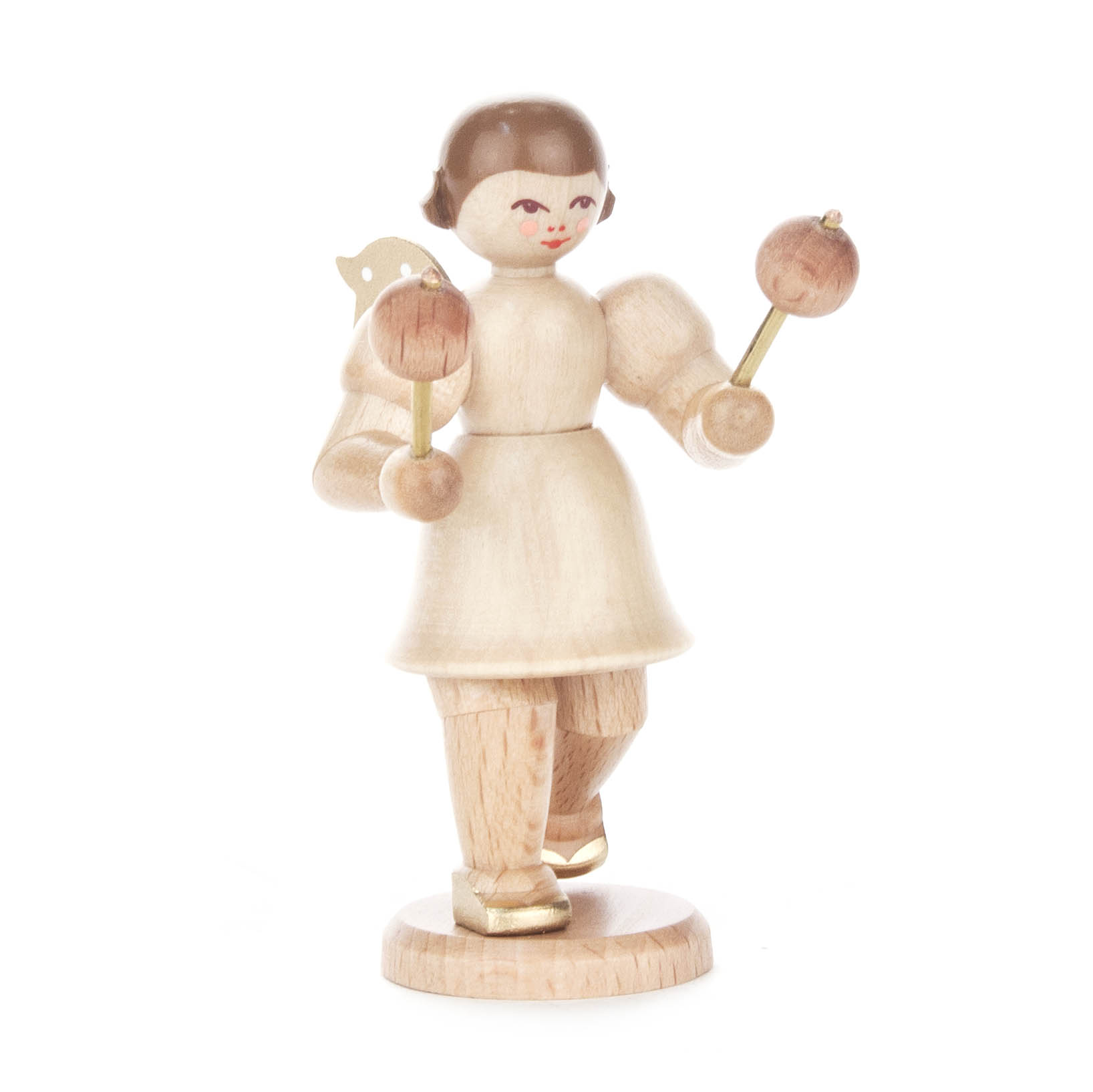Holzfigur eines Engels mit kurzen braunen Haaren, naturbelassenem kurzen Kleid, goldenen Flügeln, hält zwei Rumbakugeln in den Händen. im Dregeno Online Shop günstig kaufen