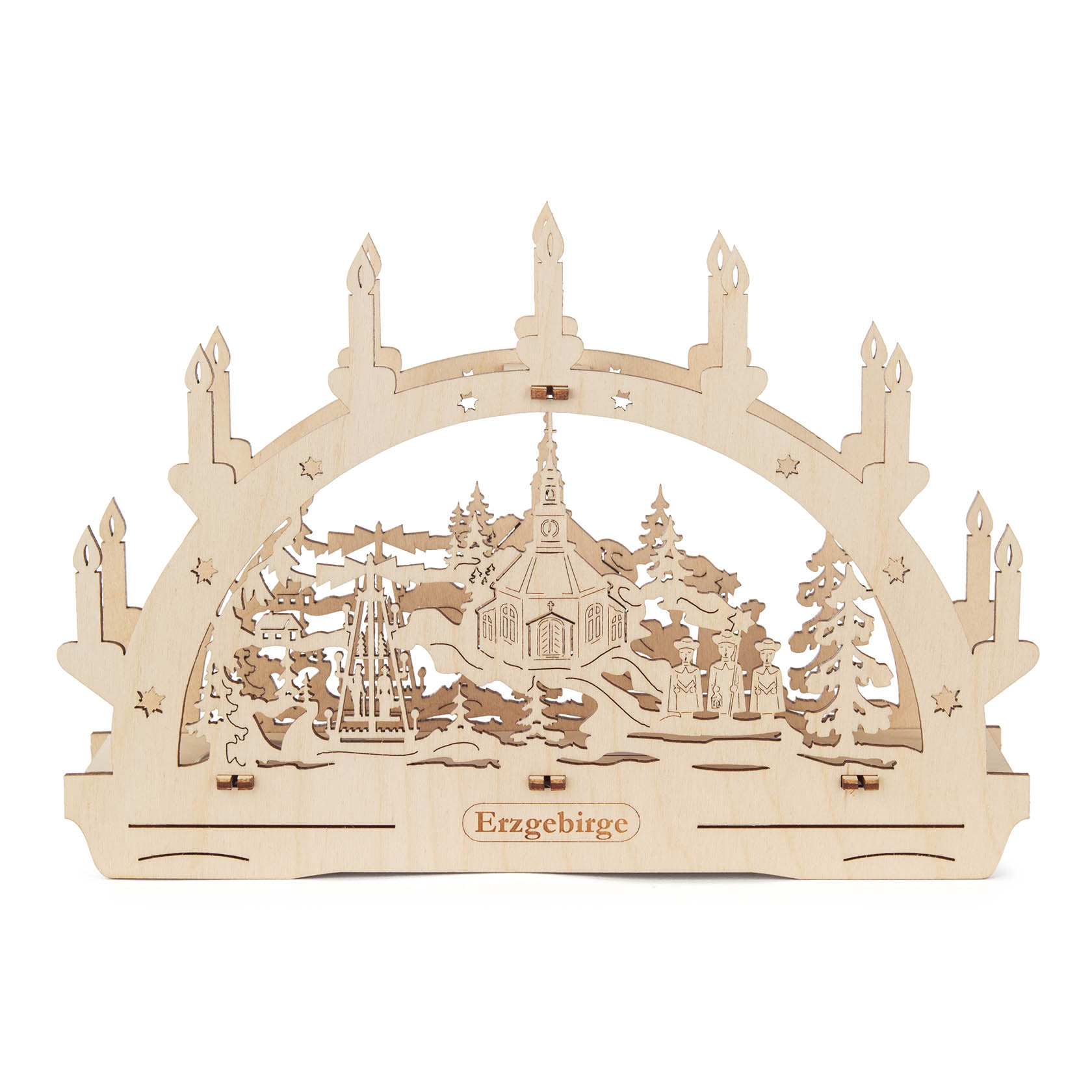 Wooden arch with LED lights featuring a carved scene of Seiffen Church surrounded by trees and candle silhouettes. im Dregeno Online Shop günstig kaufen