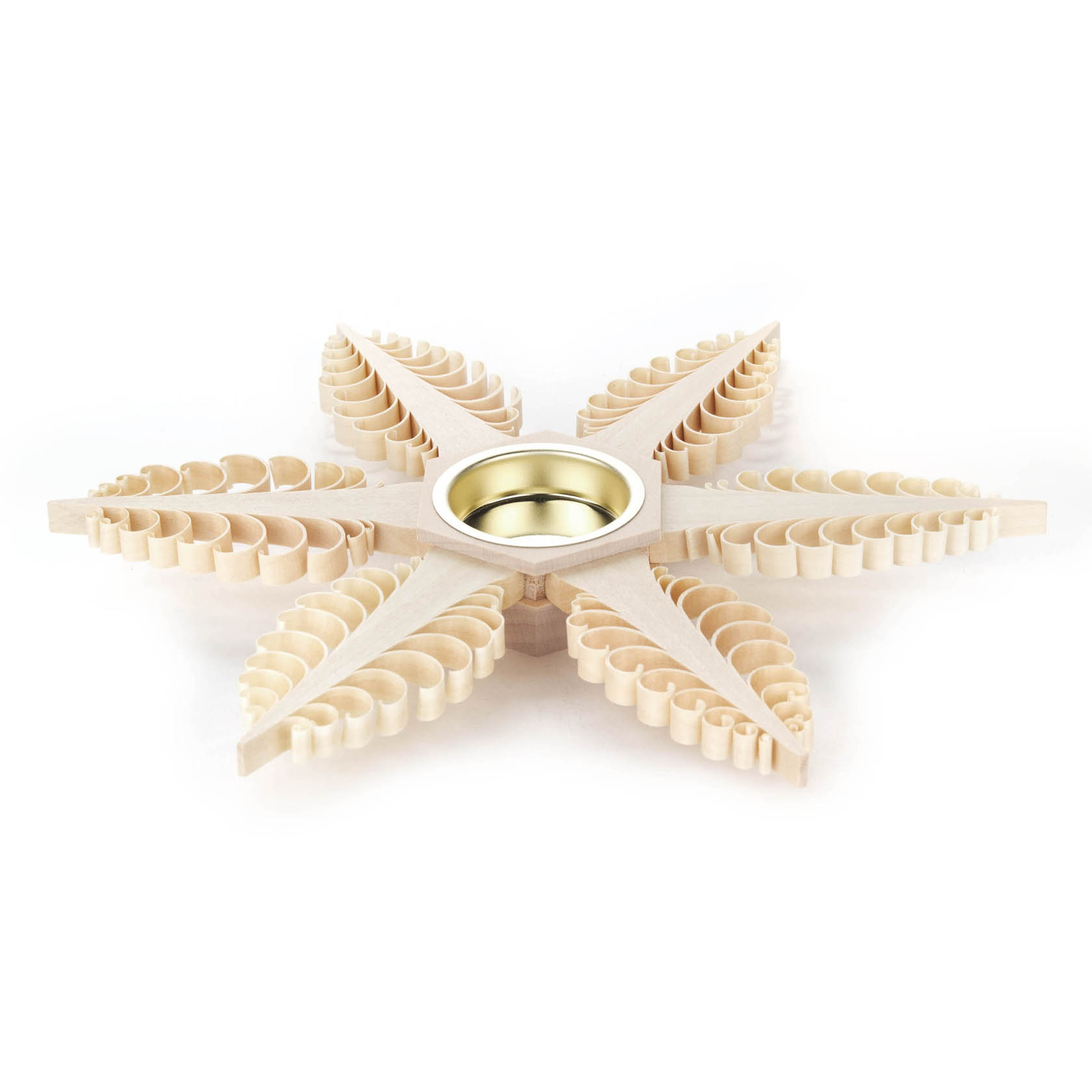 Ein Teelichthalter in Form eines Spansterns mit sechs filigranen Armen aus Holz. In der Mitte befindet sich ein Einsatz für ein Teelicht. im Dregeno Online Shop günstig kaufen
