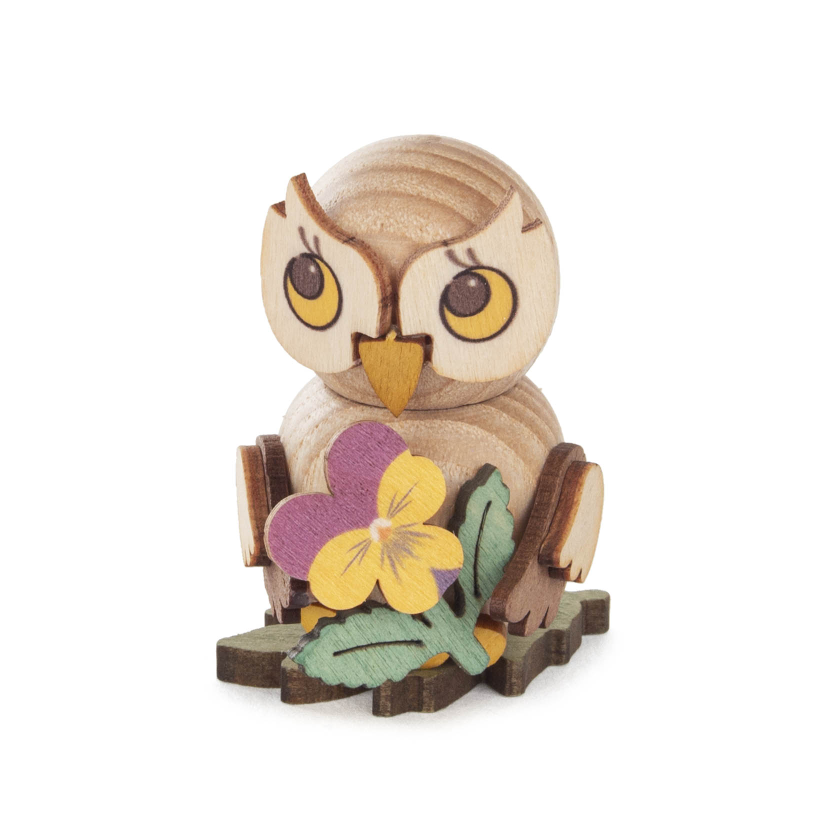 Holzfigur eines Eulenkinds, das eine bunte Blume mit gelben und lila Blütenblättern hält. im Dregeno Online Shop günstig kaufen