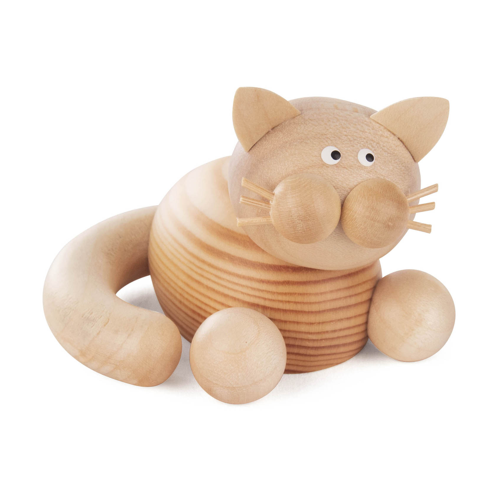 Holzfigur einer sitzenden Katze mit großen Augen und Schnurrhaaren, genannt Moritz. Die Katze hat einen geschwungenen Schwanz und rundliche Beine. im Dregeno Online Shop günstig kaufen