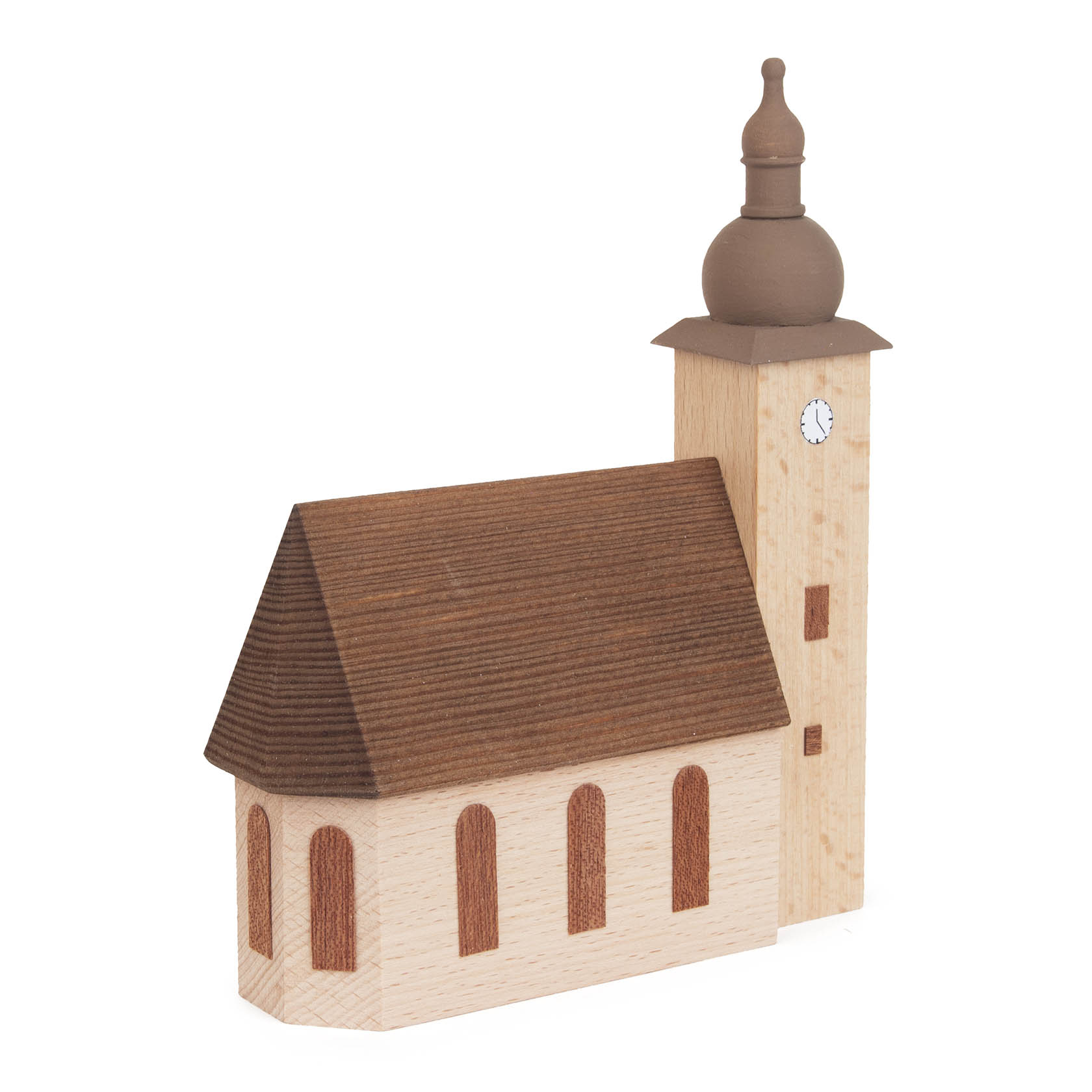 Holzmodell einer Stadtkirche mit braunem Dach und Turm mit Kuppeldach und Uhr, stilisiert und ohne Details.