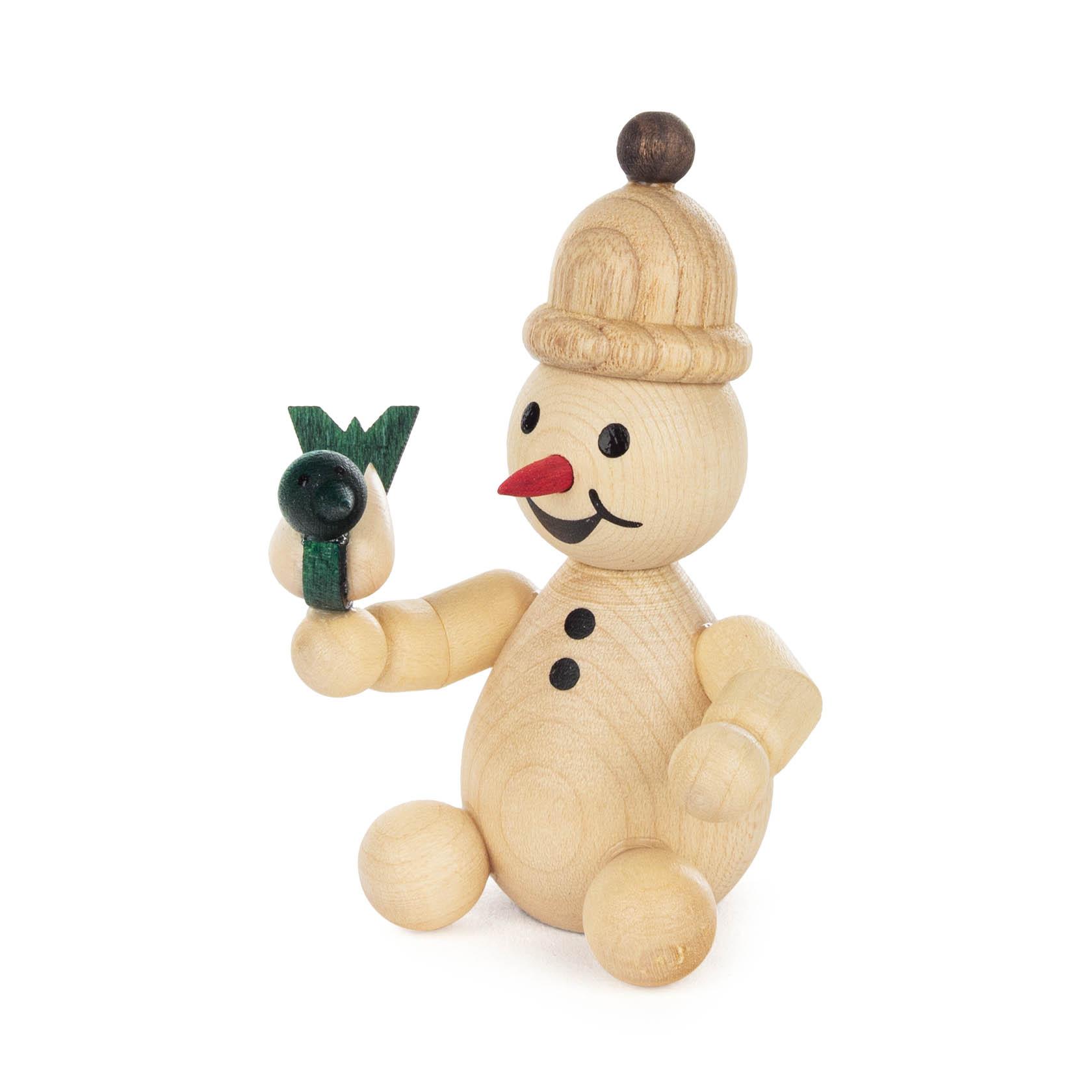 Holzschneemann-Figur mit roter Nase und schwarzem Augen hält einen grünen Vogel in der rechten Hand. Er trägt eine beige Mütze. im Dregeno Online Shop günstig kaufen